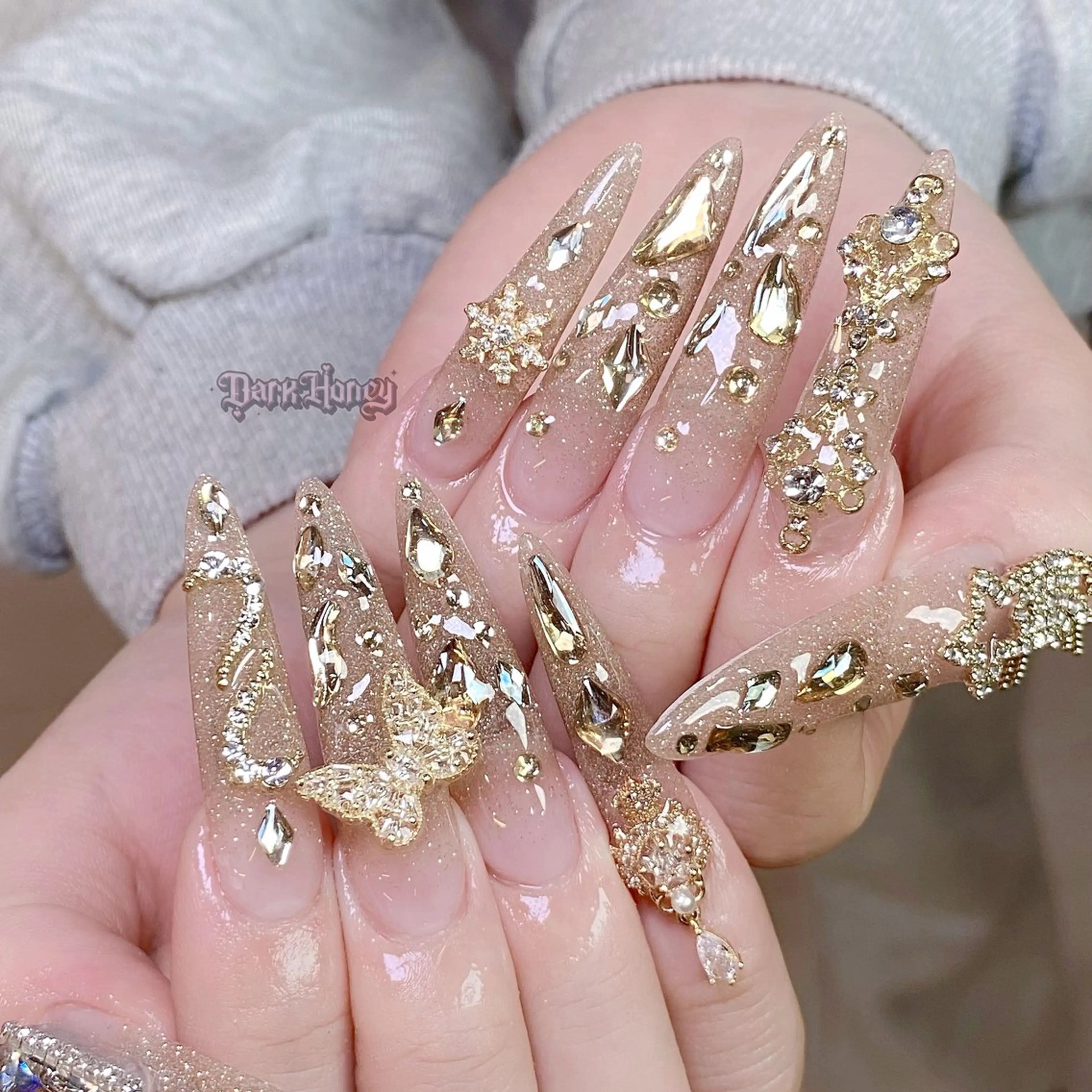 ネイル ハンドネイル ハンドケア DarkHoney 池袋店のネイルデザイン