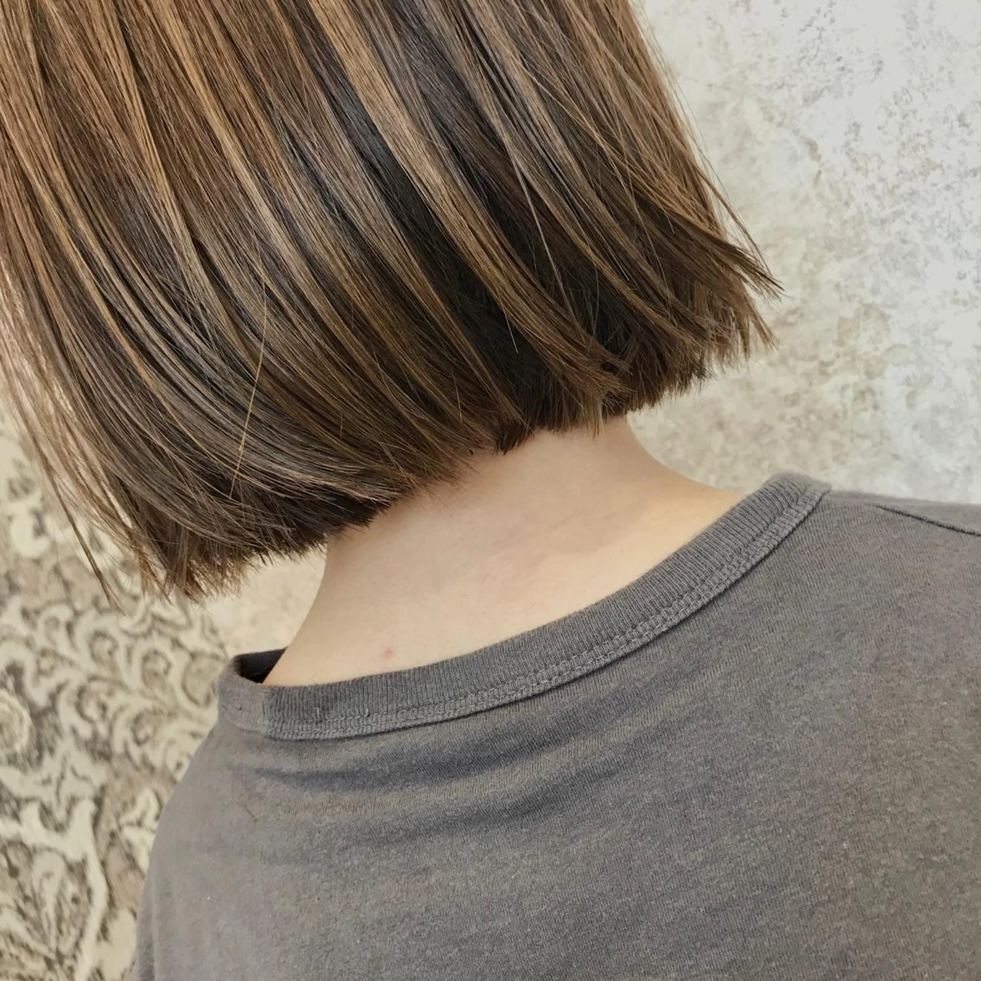 ミディアム カラー ハイトーンカラー HARUNA/ミセス 大人ショートヘアのヘアスタイル