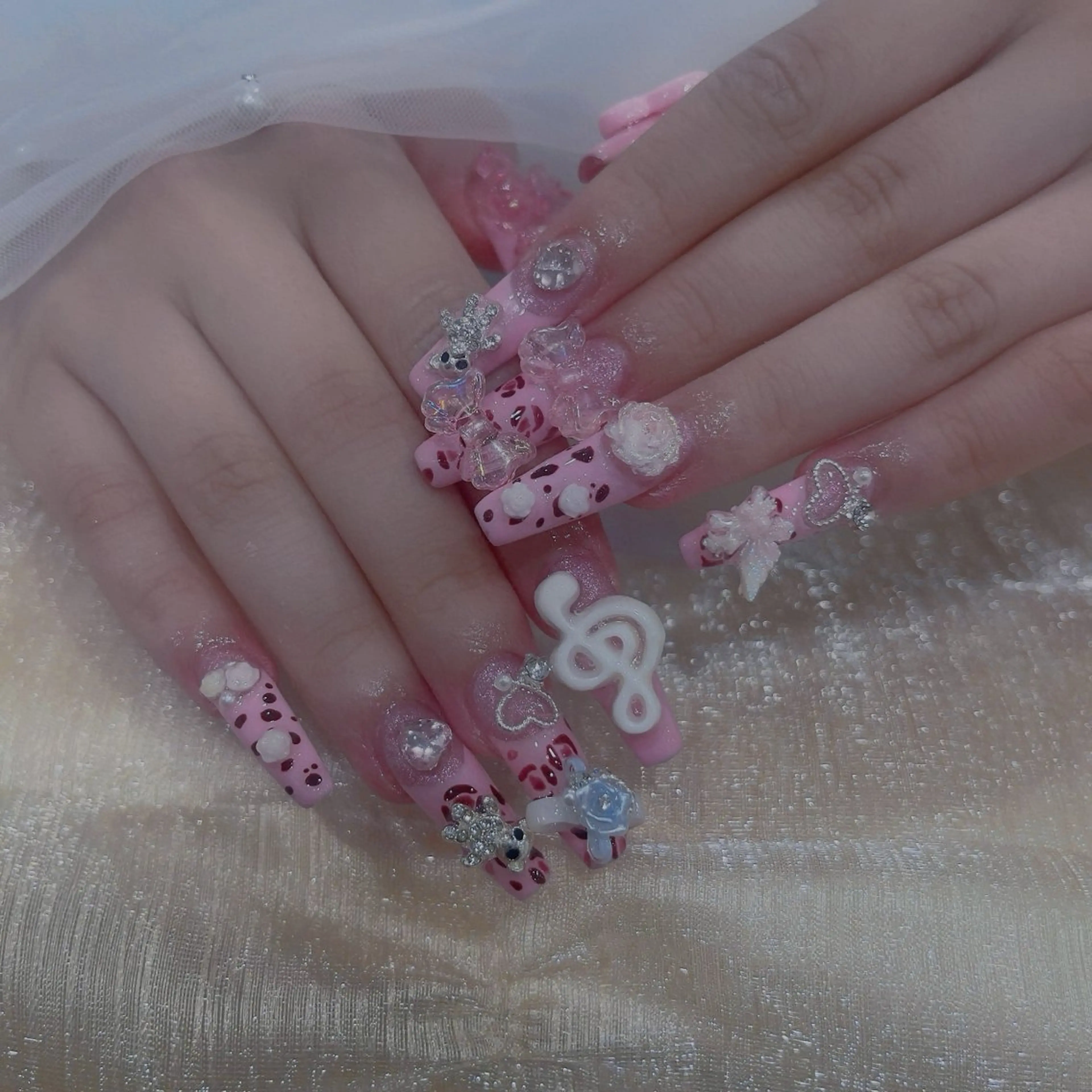 ネイル チークネイル フレンチネイル ラメ(グリッター) マグネットネイル ニュアンスネイル HA NIのネイルデザイン