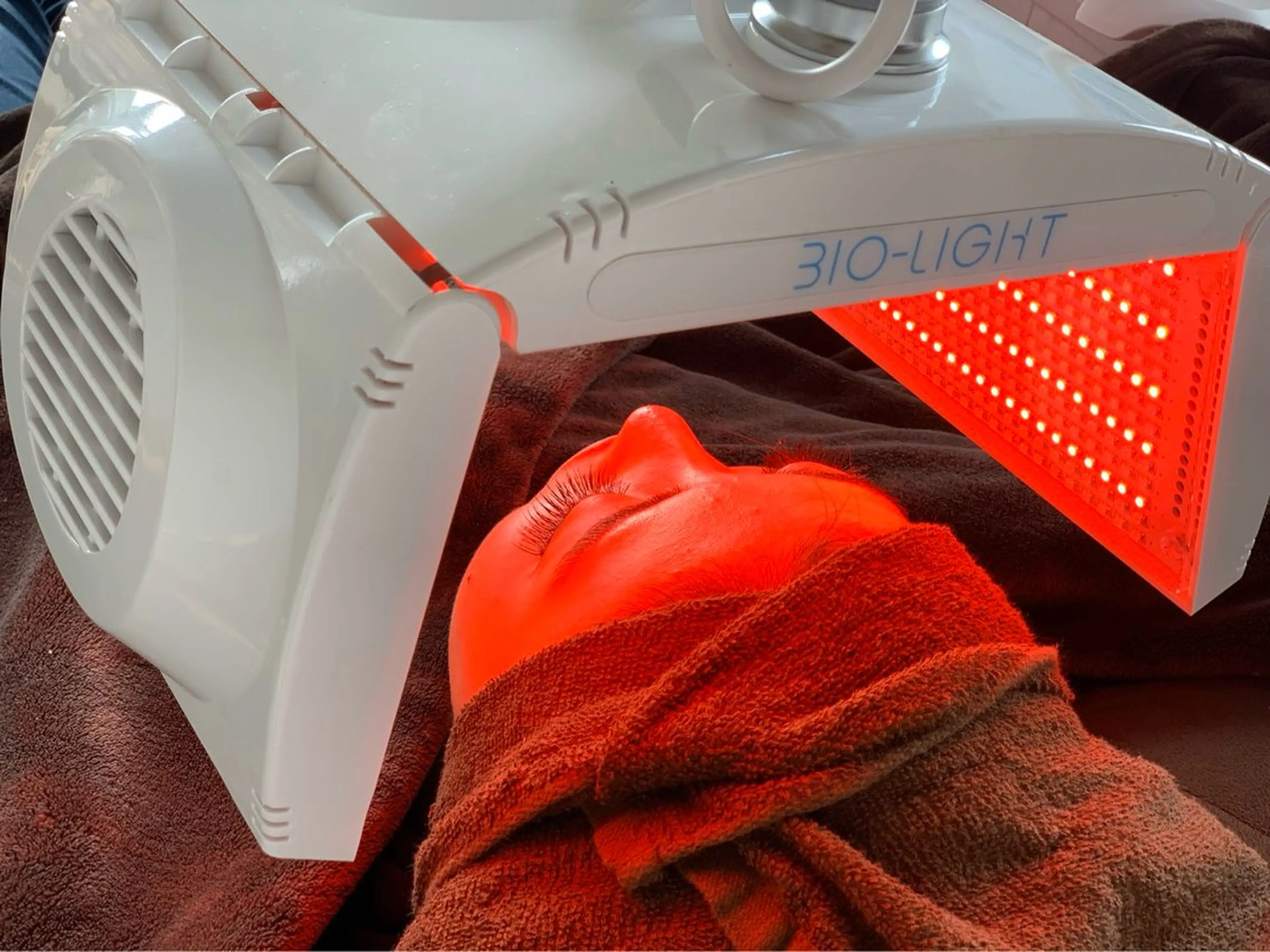 🌸お悩み別で選べるLEDフェイシャル🌸プチヘッドマッサージ付き❤️ニキビ肌の方にもオススメ✨の写真