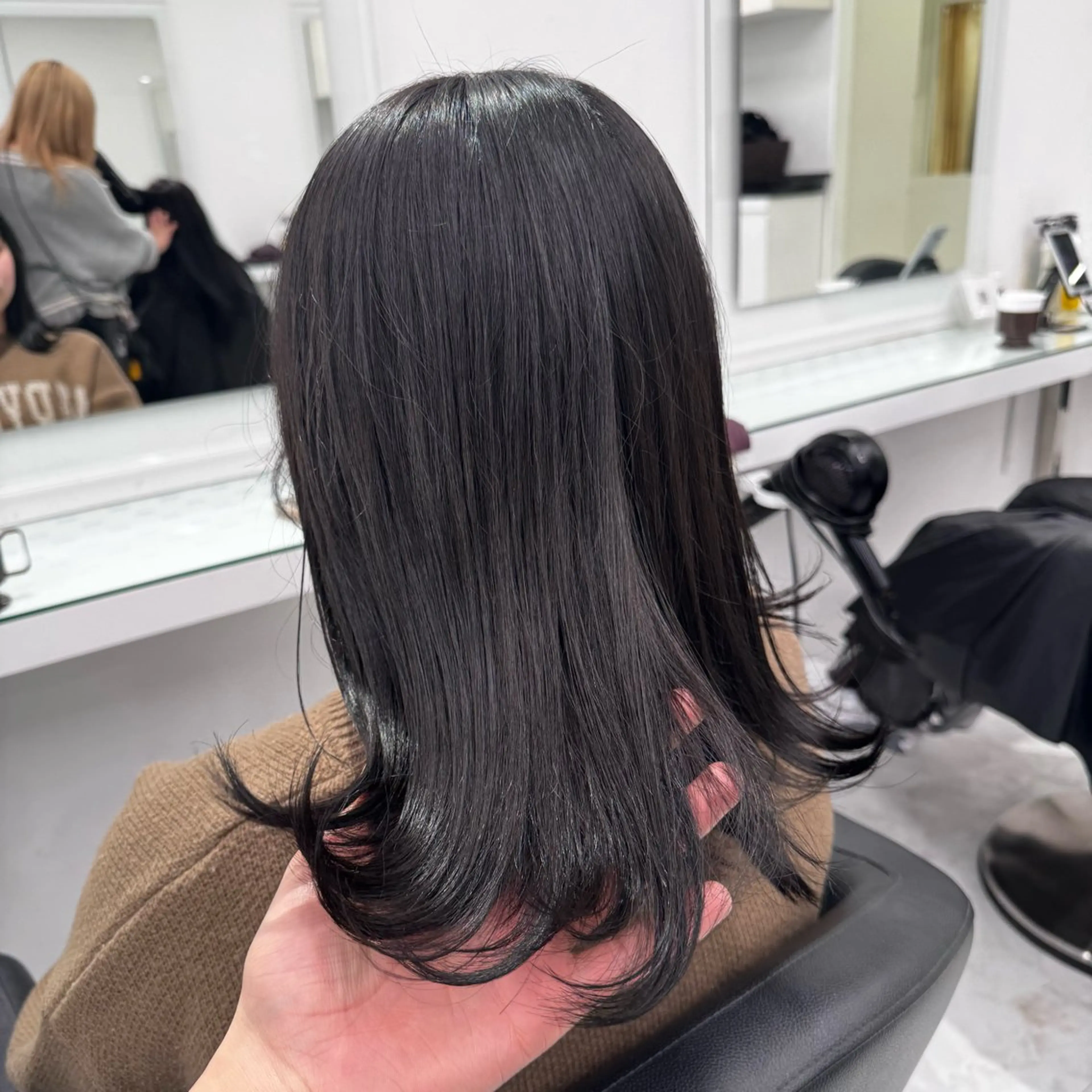 ロング カラー 透け上品ハイトーン 職人ゆうと🤍のヘアスタイル