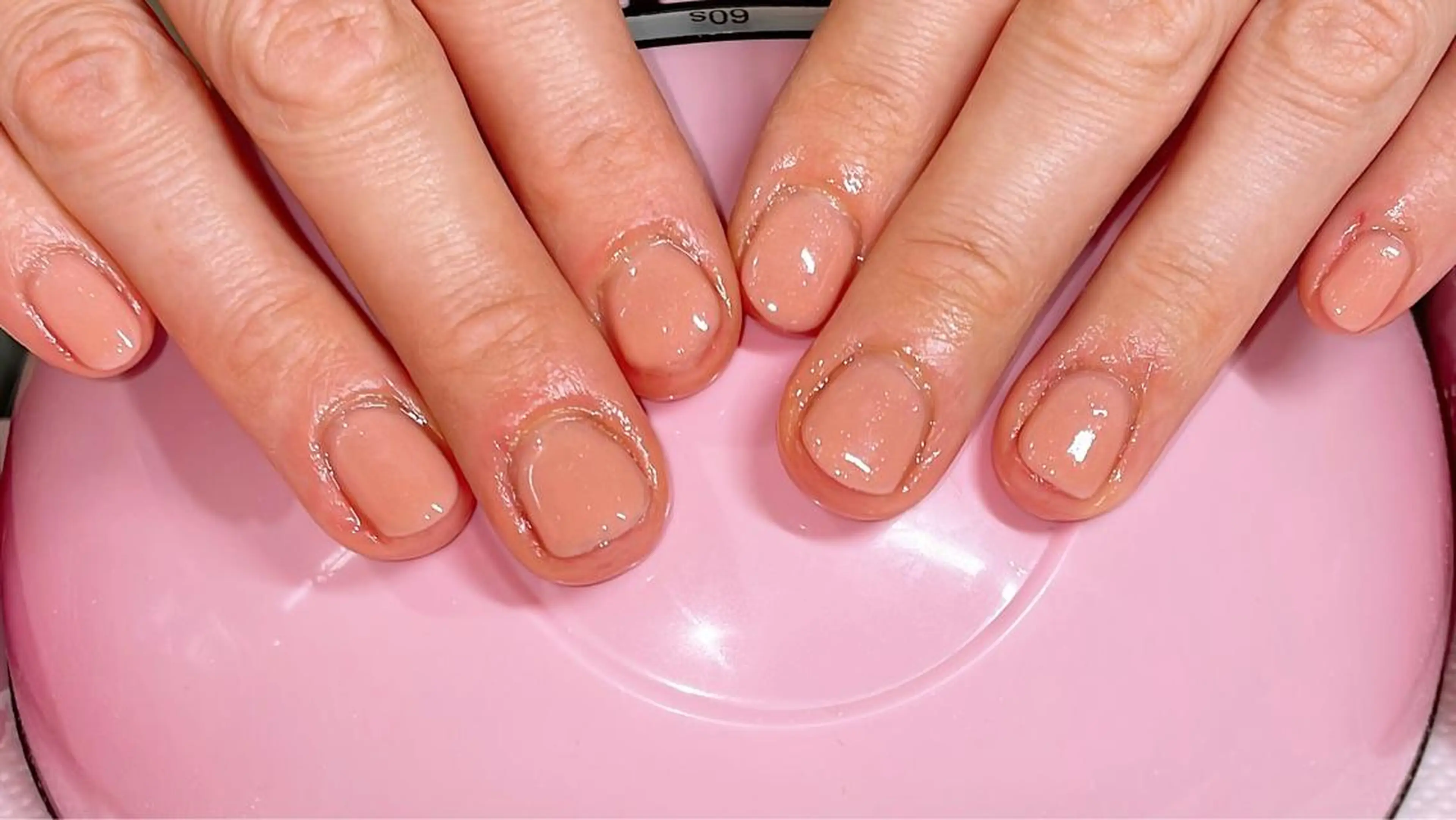 ネイル ハンドネイル VIERU 🌈🎀💖のネイルデザイン