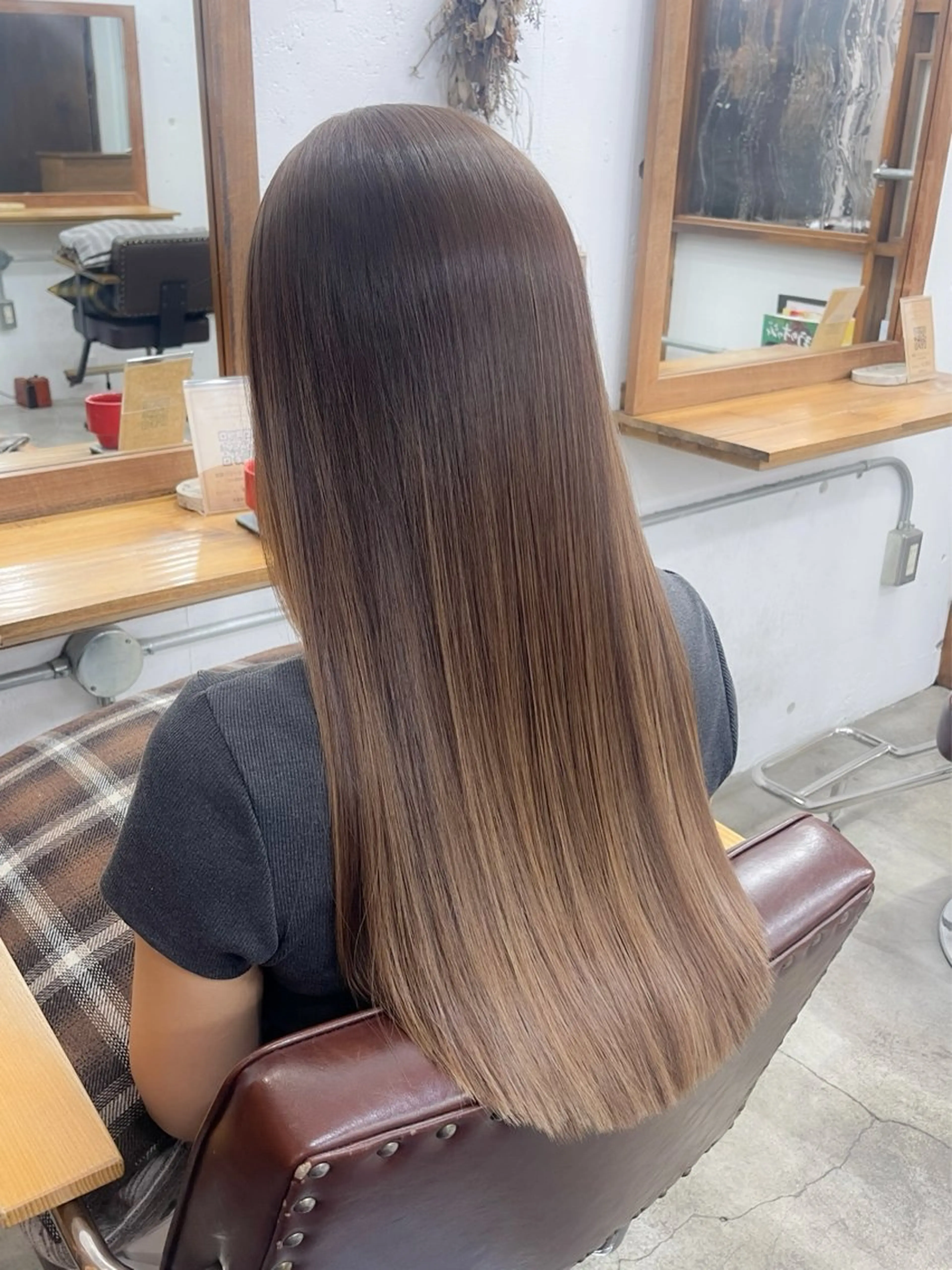 セミロング 髪質改善 トリートメント カット ヘアカラー トリートメント 髪質改善 縮毛矯正 ロングヘア サイトウのヘアスタイル