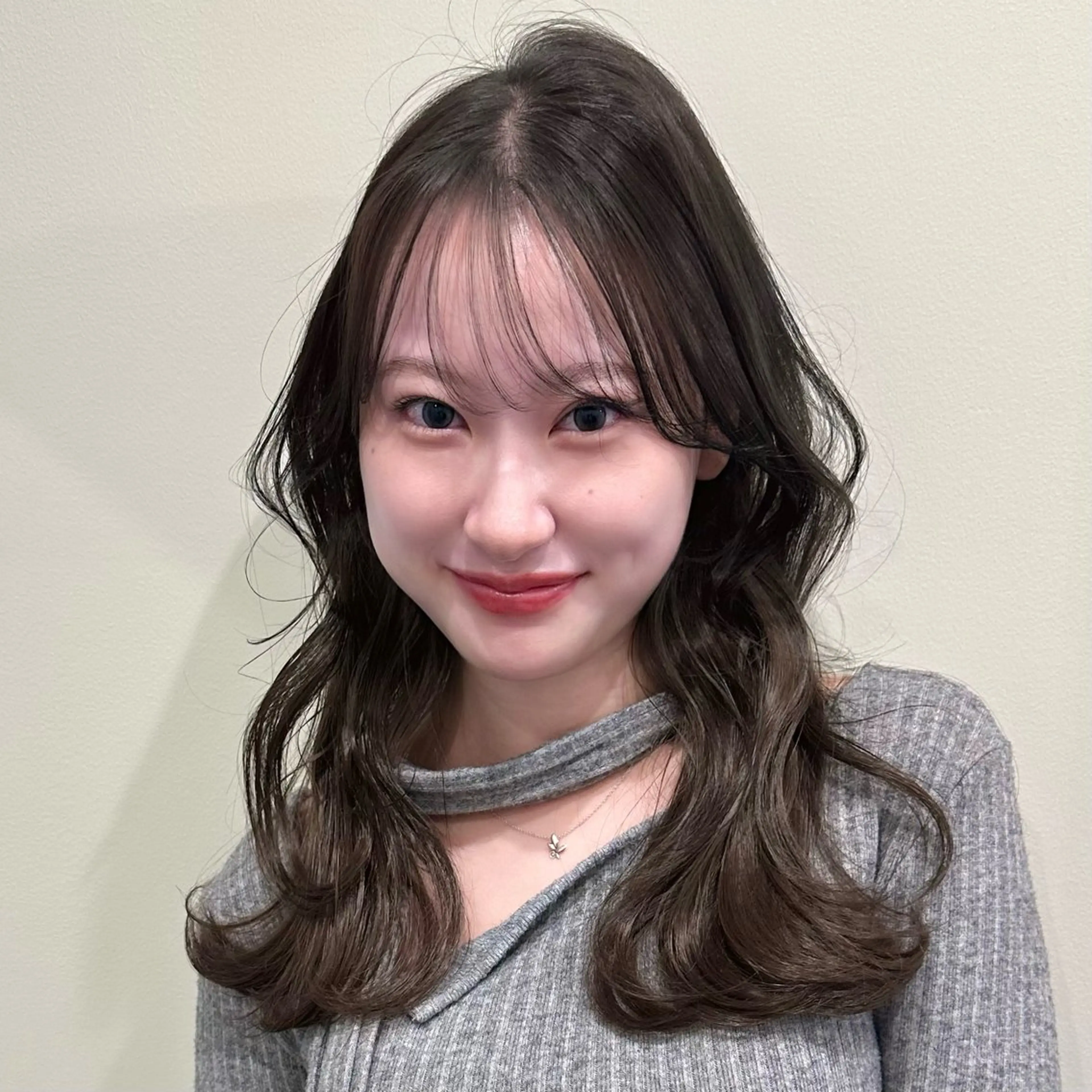 セミロング 🌹ハッシュカット、 レイヤー韓国ヘア🌹のヘアスタイル