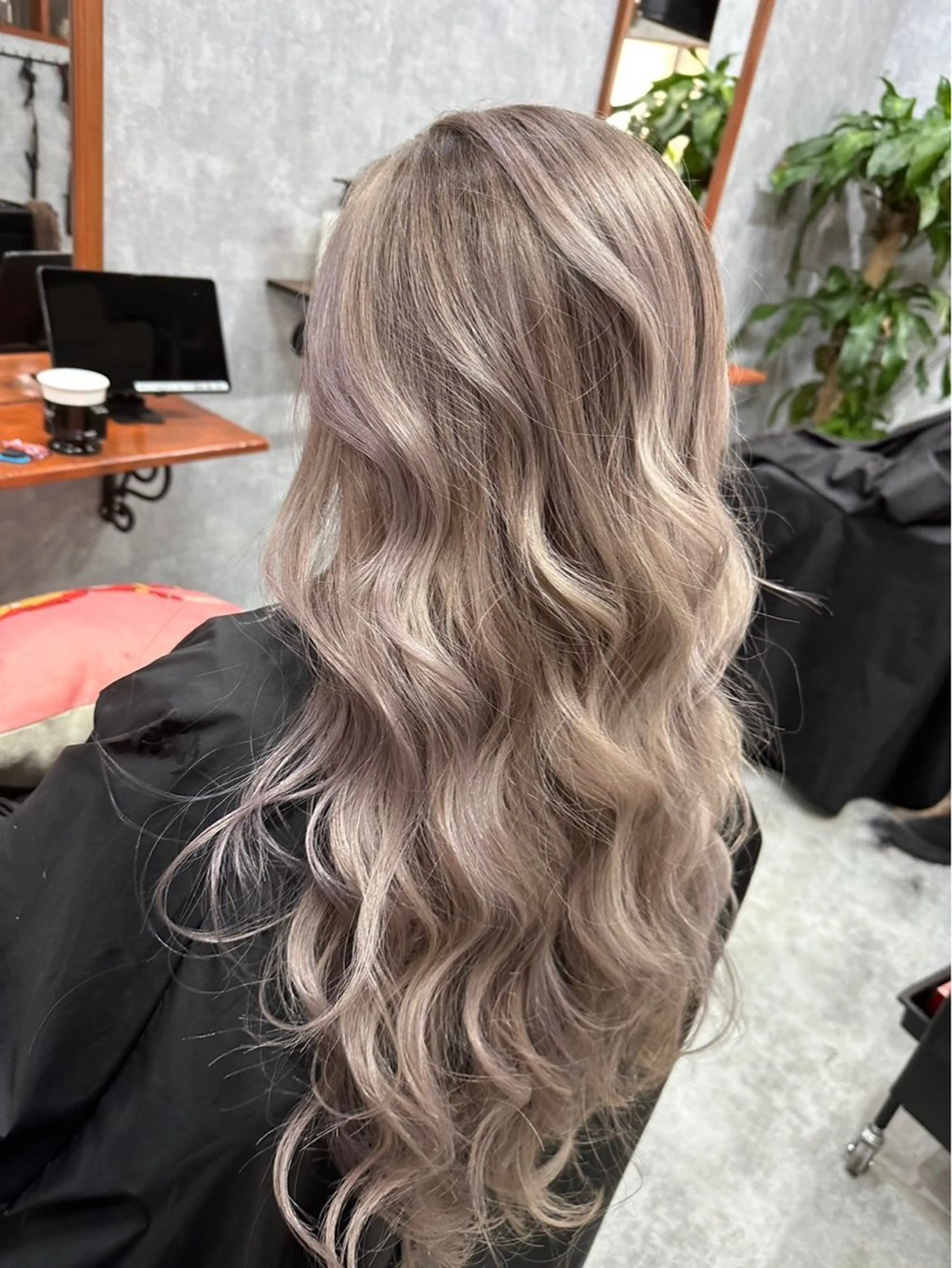 ロング カラー シールドヘアー/那覇 /縮毛矯正/ブリーチのヘアスタイル