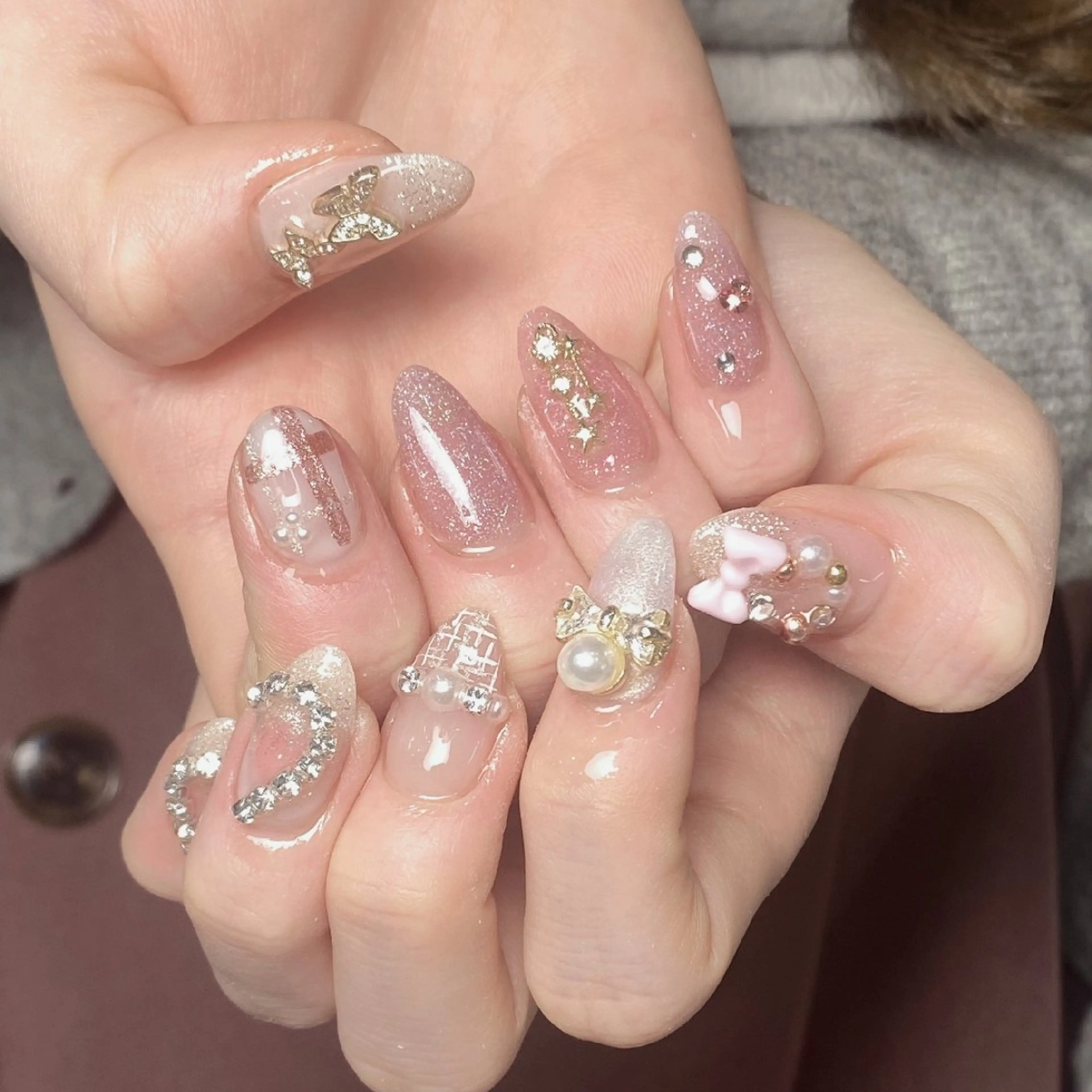 ネイル チークネイル フレンチネイル ジェルネイル ガラスフレンチ キラキラネイル ハンドネイル UM Nail Salonのネイルデザイン