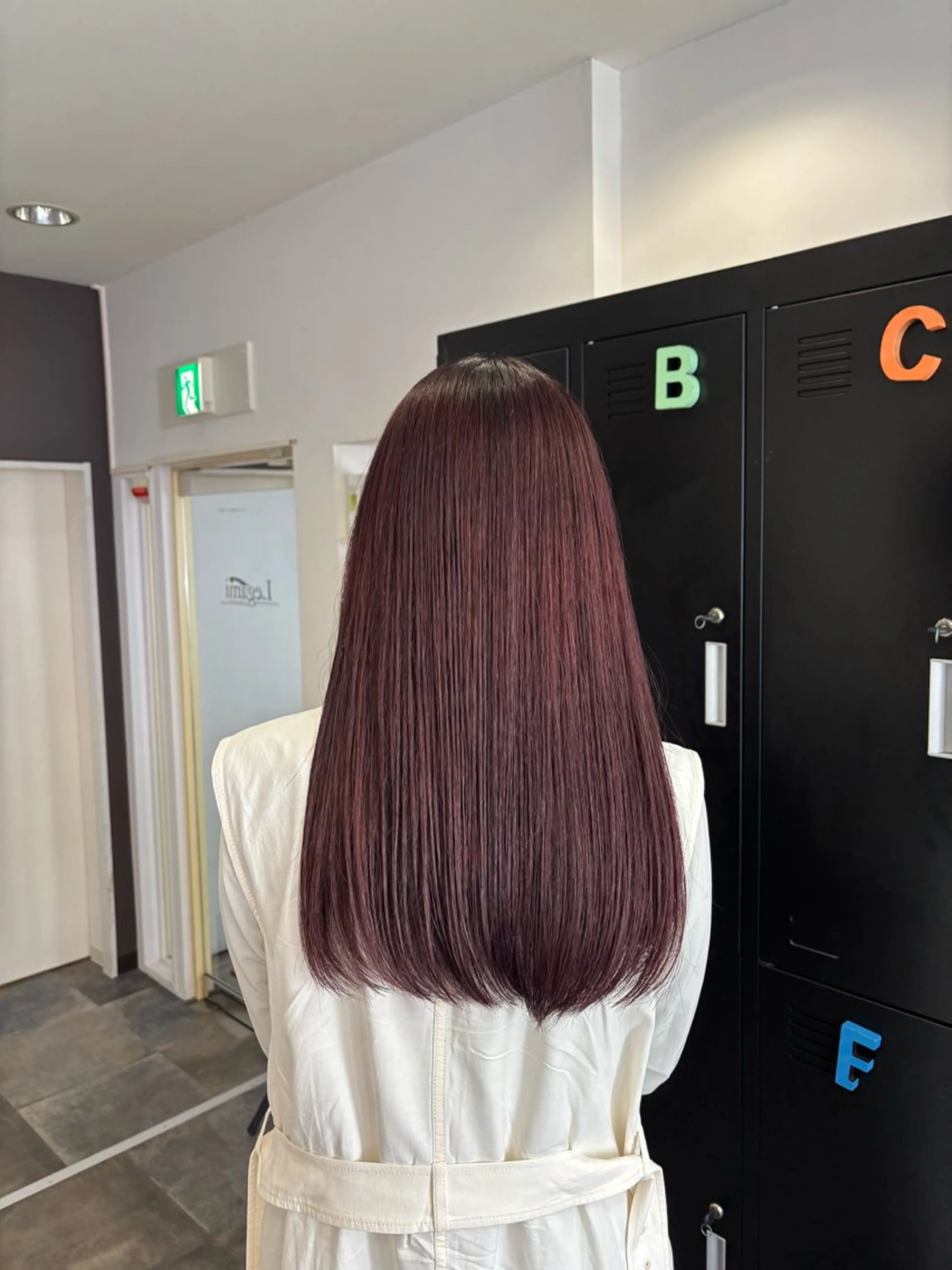 ロング カラー カット ヘアカラー 井手上 華のヘアスタイル