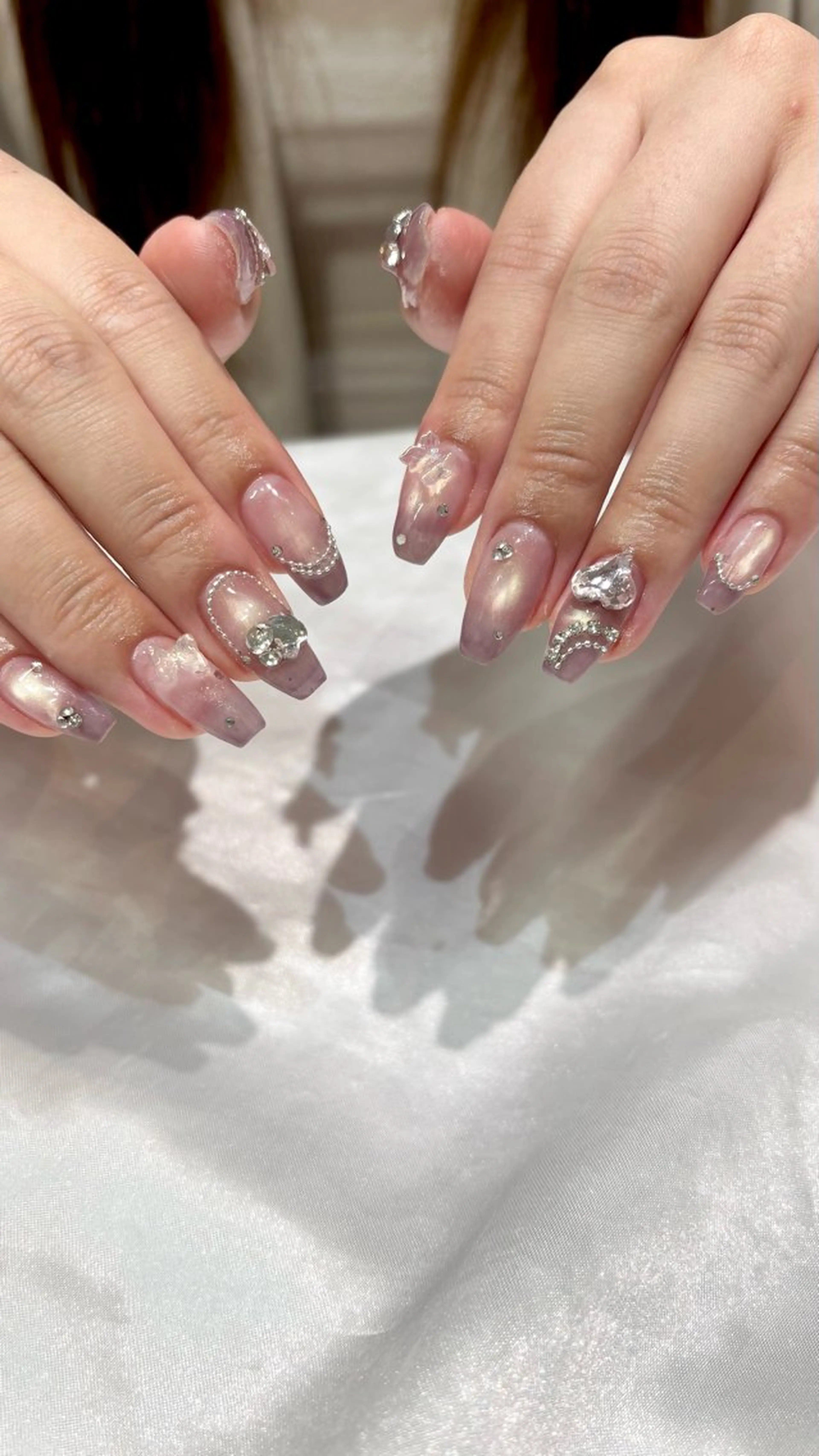 ネイル チークネイル フットネイル フレンチネイル ガーリー ガラスフレンチ ハンドネイル GO TODAY SHAiRE SALON 表参道colore店所属・emmi nailのネイルデザイン