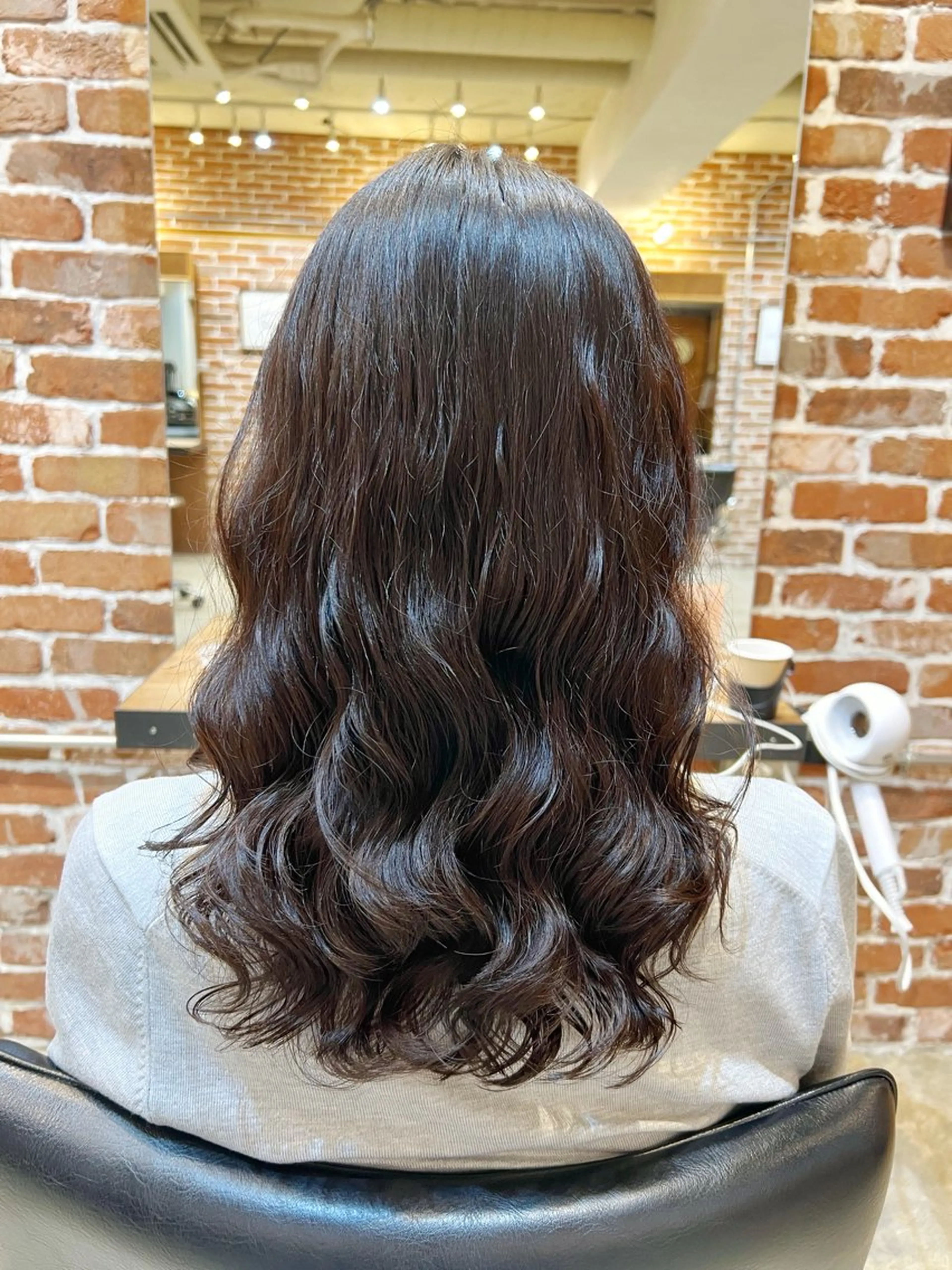 ロング 縮毛矯正 カット パーマ トリートメント コテ巻き風パーマ サトウタケル 表参道のヘアスタイル