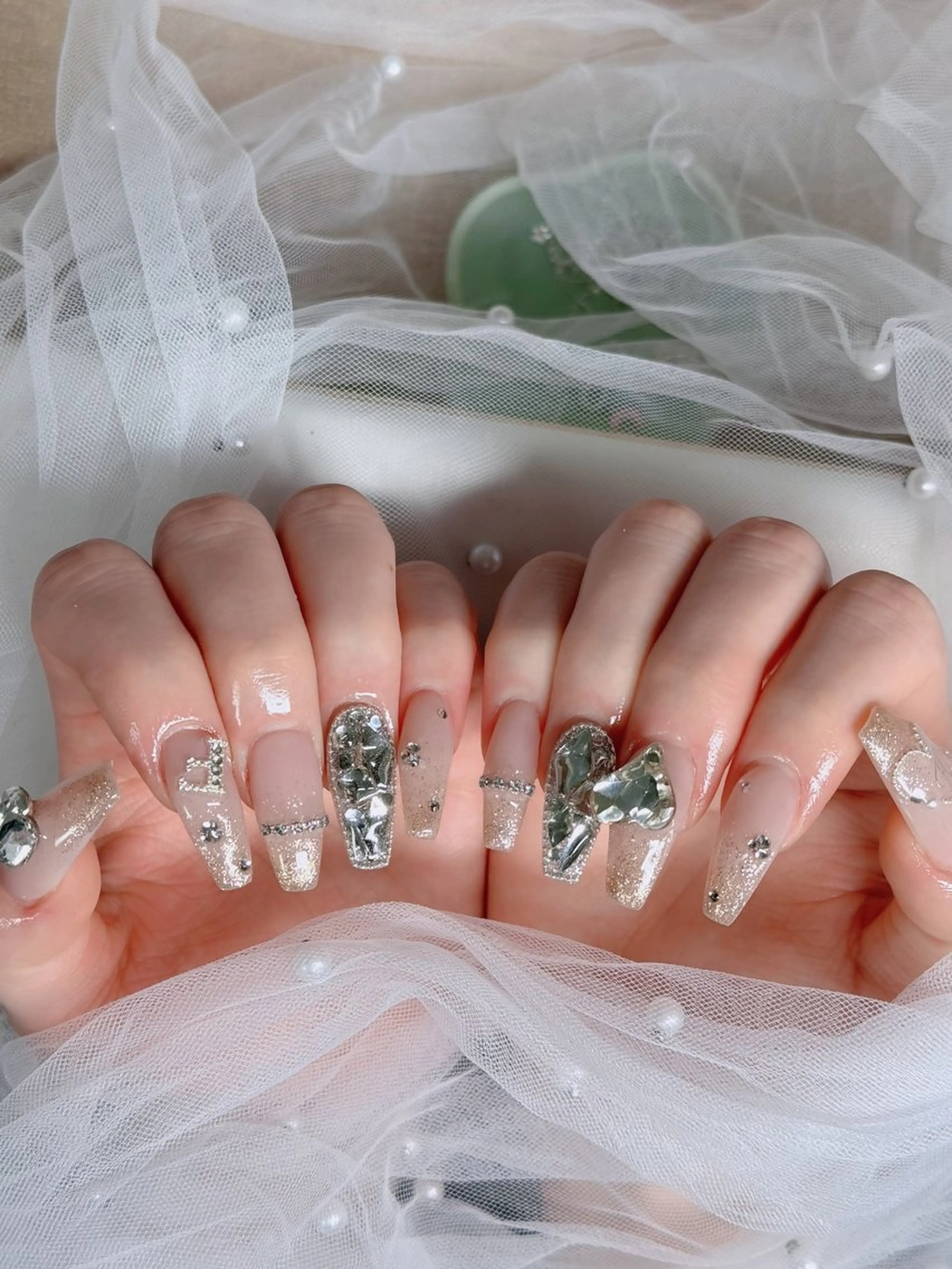 ネイル オーロラネイル フレンチネイル ジェルネイル ハロウィン キラキラネイル H.baby Nail Salonのネイルデザイン