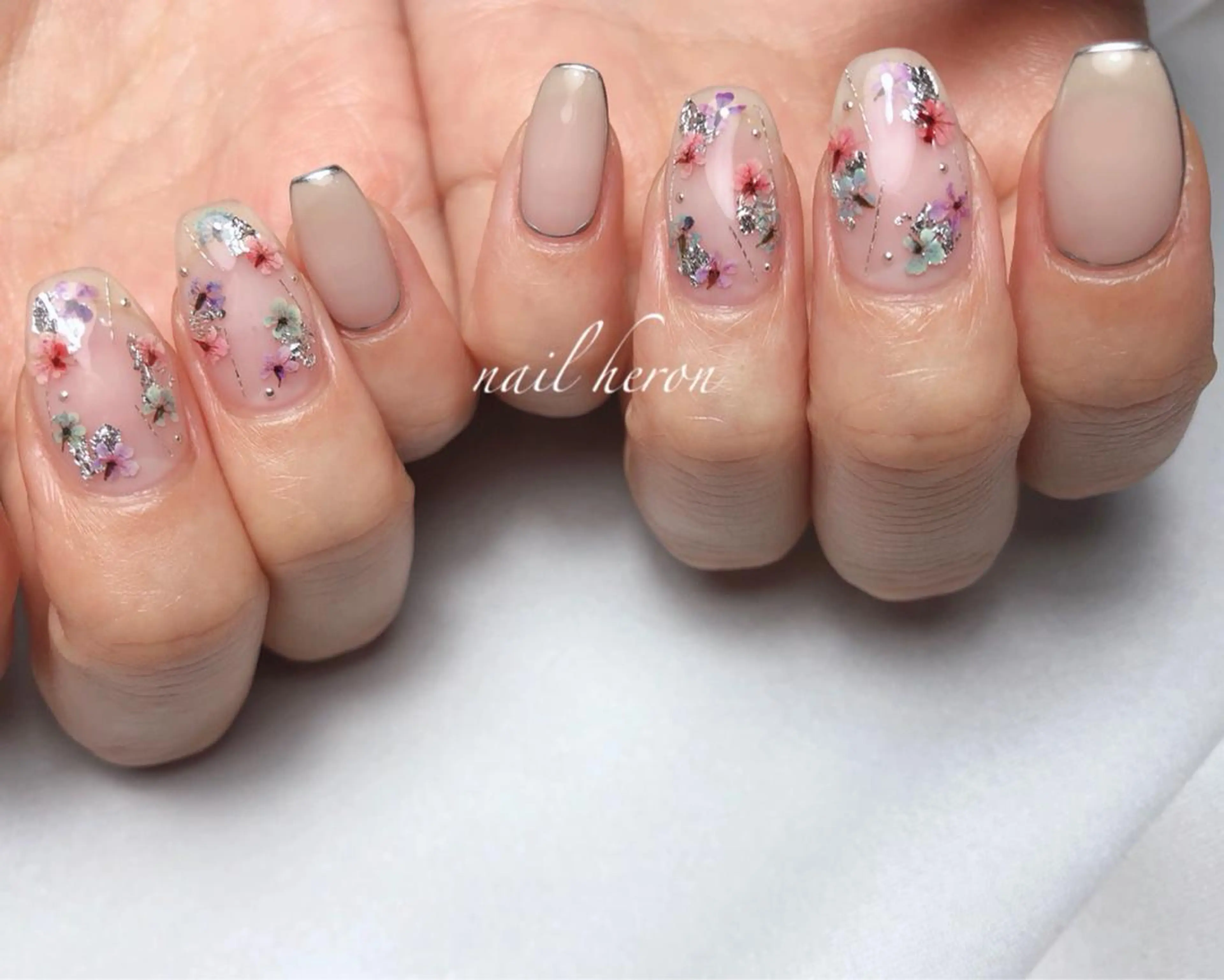 ネイル フラワーネイル ハンドネイル saki_ nail heronのネイルデザイン