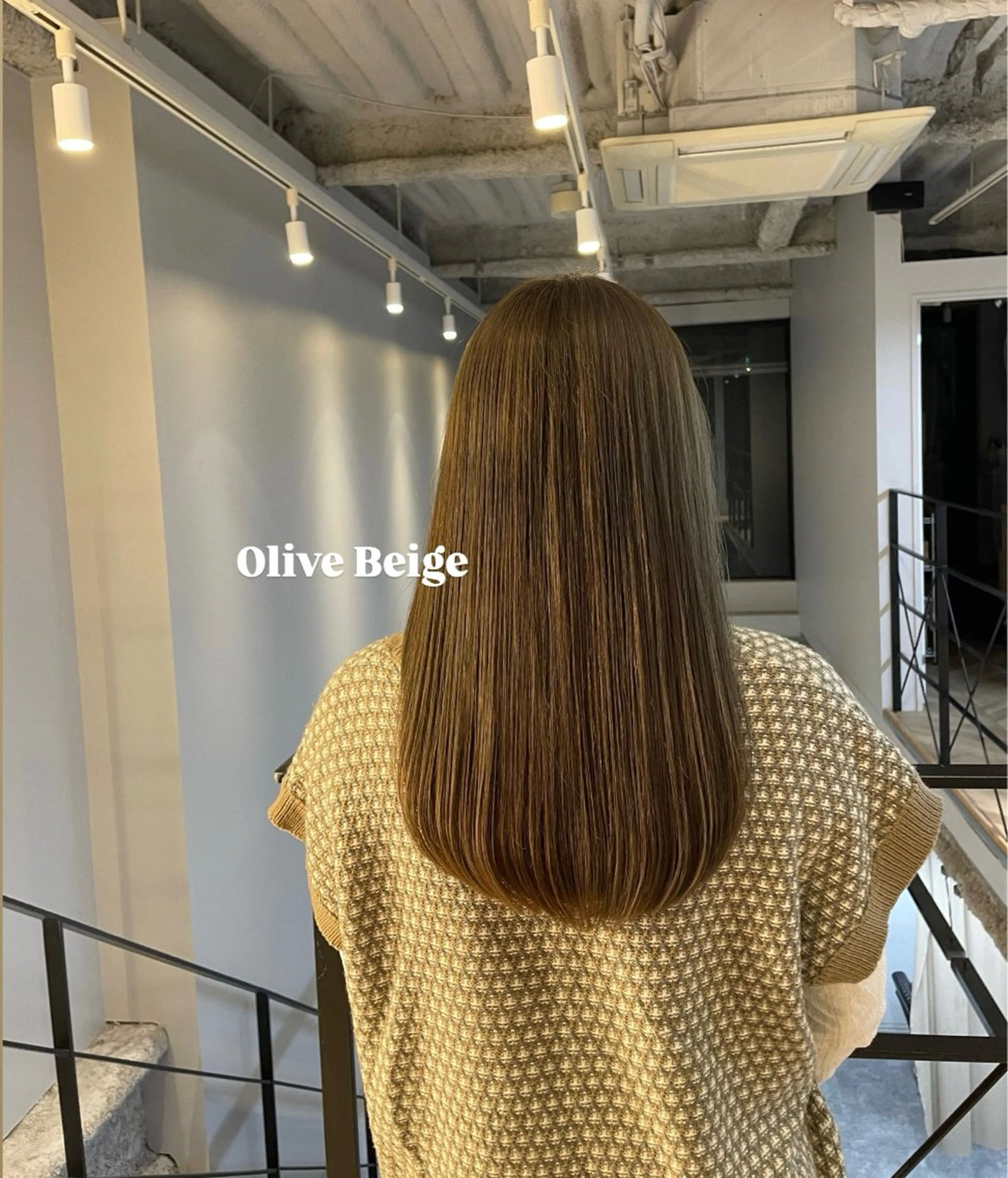 ロング カラー ベージュカラー ブリーチ オリーブベージュ RIKO / ICI 伏見/カラーモデル/のヘアスタイル