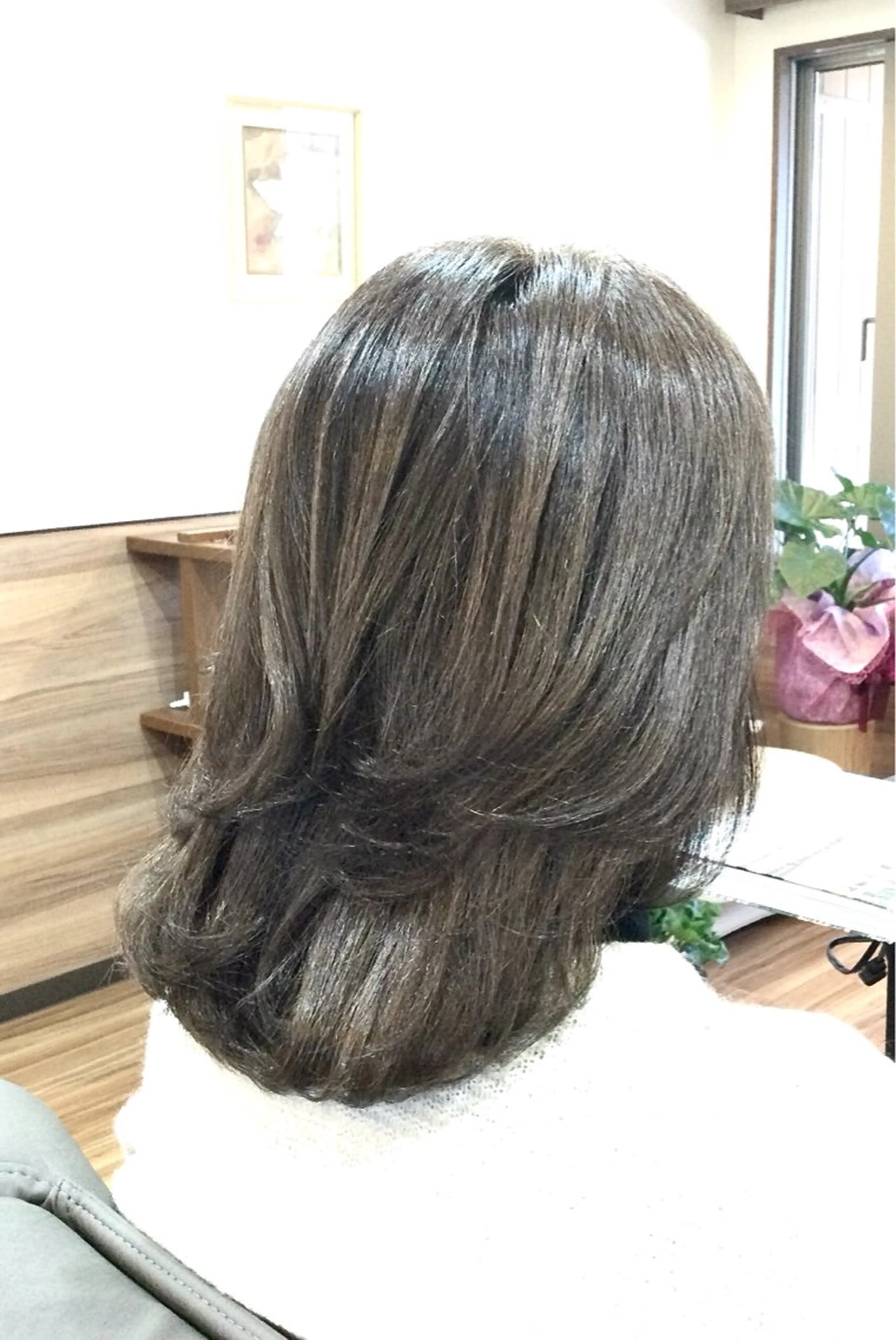 ミディアム Annon プライベートサロンのヘアスタイル