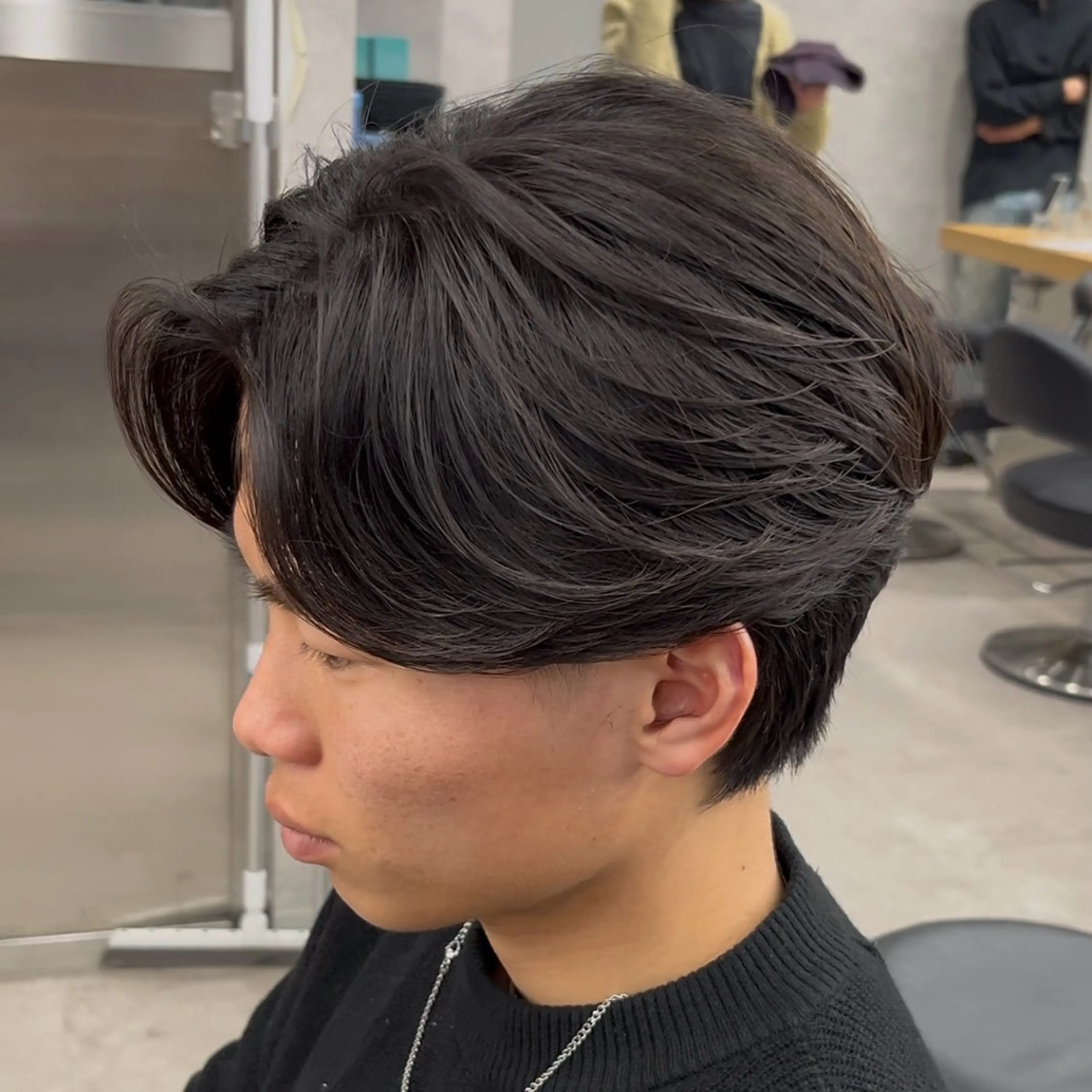 ショート カラー パーマ メンズ メンズパーマ ニュアンスパーマ センターパート マスターかずまのヘアスタイル