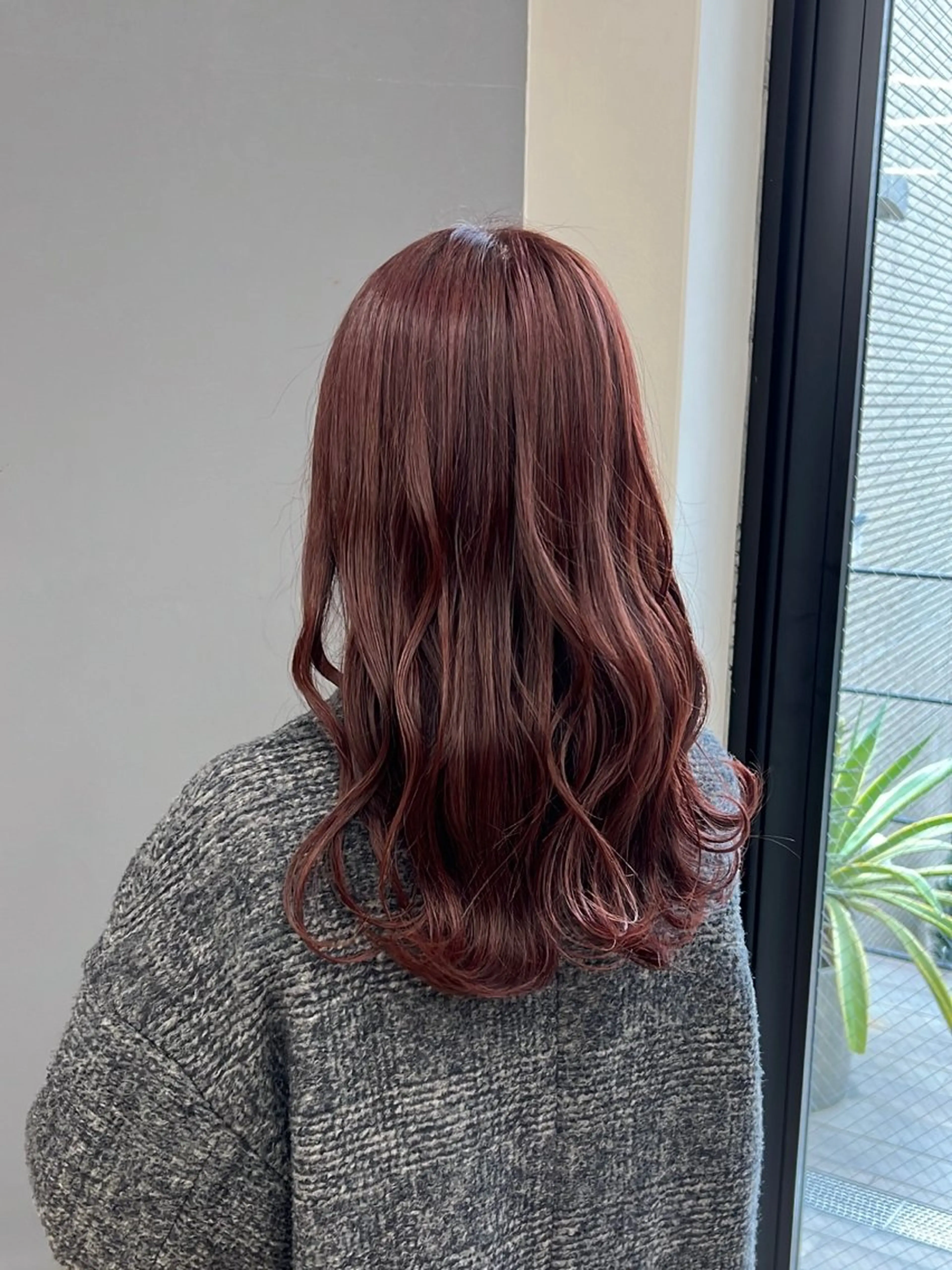 カラー 亀井 詩奈のヘアスタイル