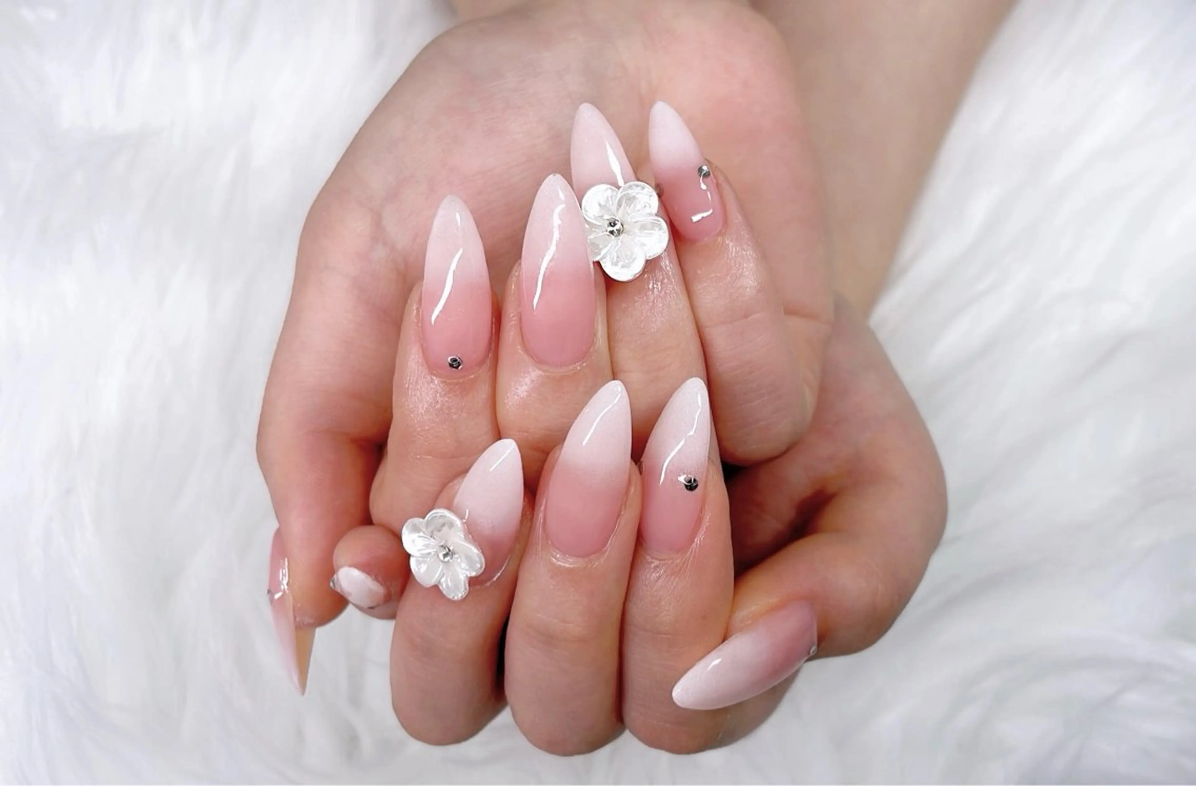 ネイル アニマル柄 チークネイル 成人式 フラッシュネイル フットネイル ハンドネイル B·U Nail大宮 長さだし専門店のネイルデザイン