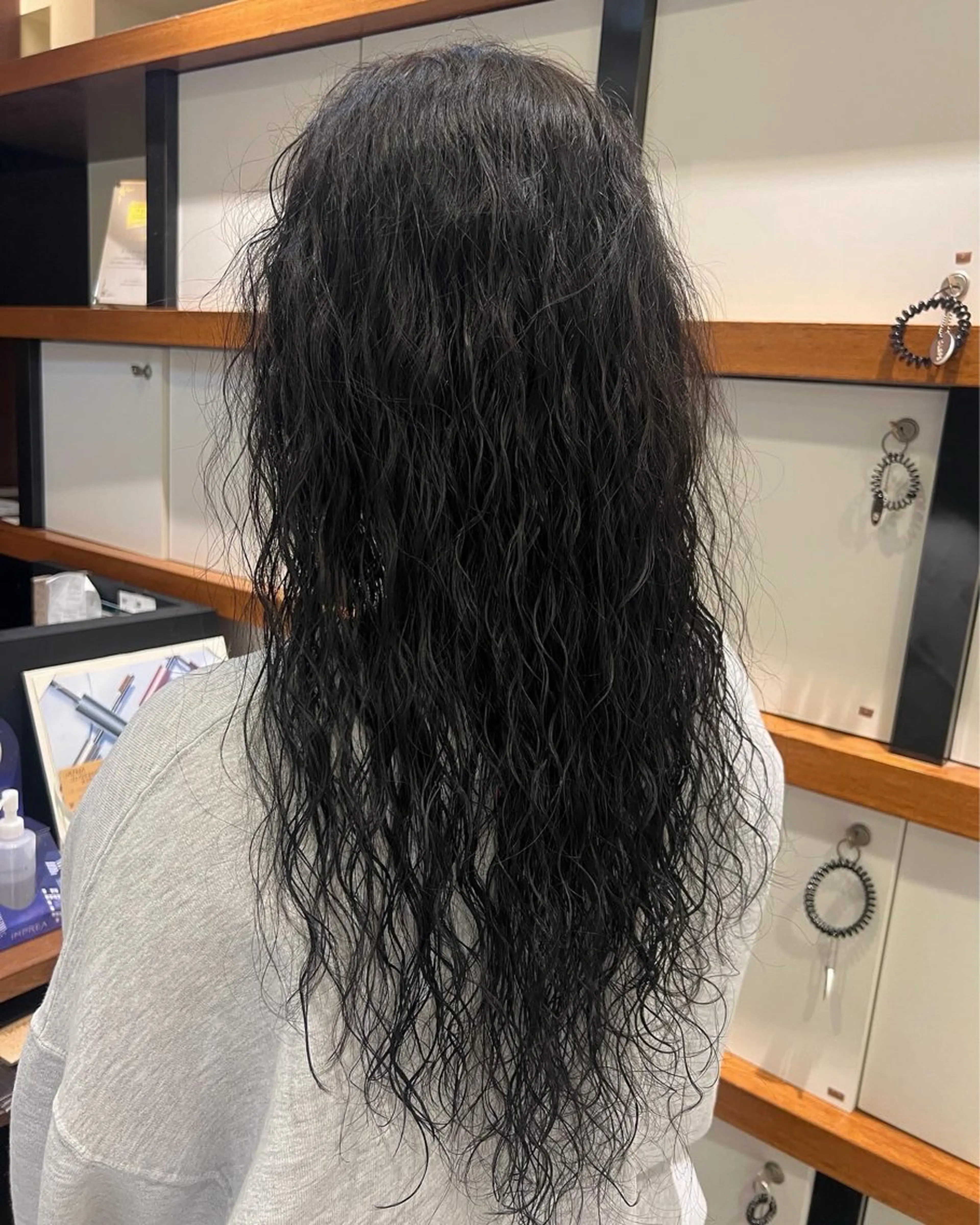 ロング パーマ Ore🫧タナカマヤ /柔らかい質感カラーのヘアスタイル