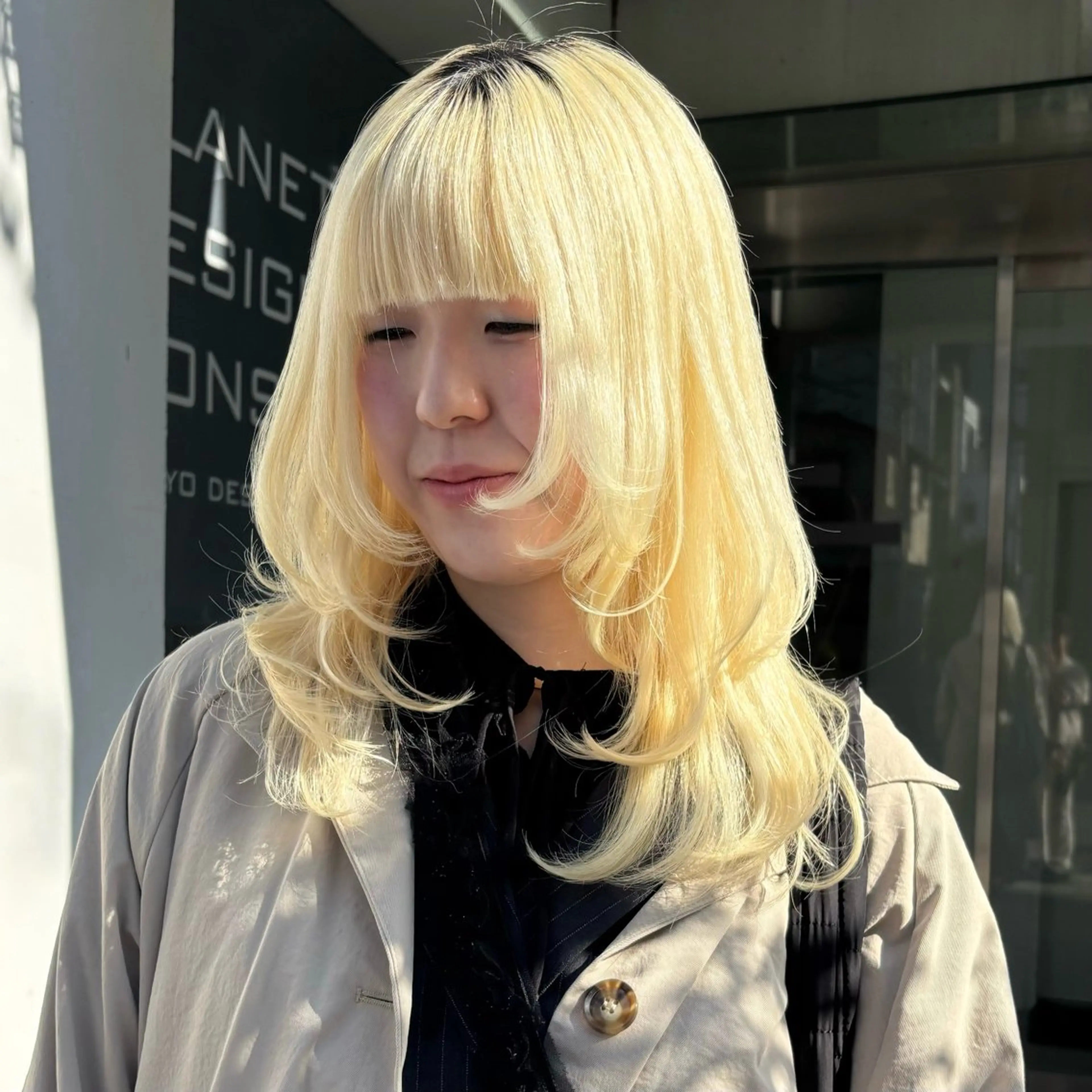 セミロング カット 盛れる透明感カラー・ momokaのヘアスタイル
