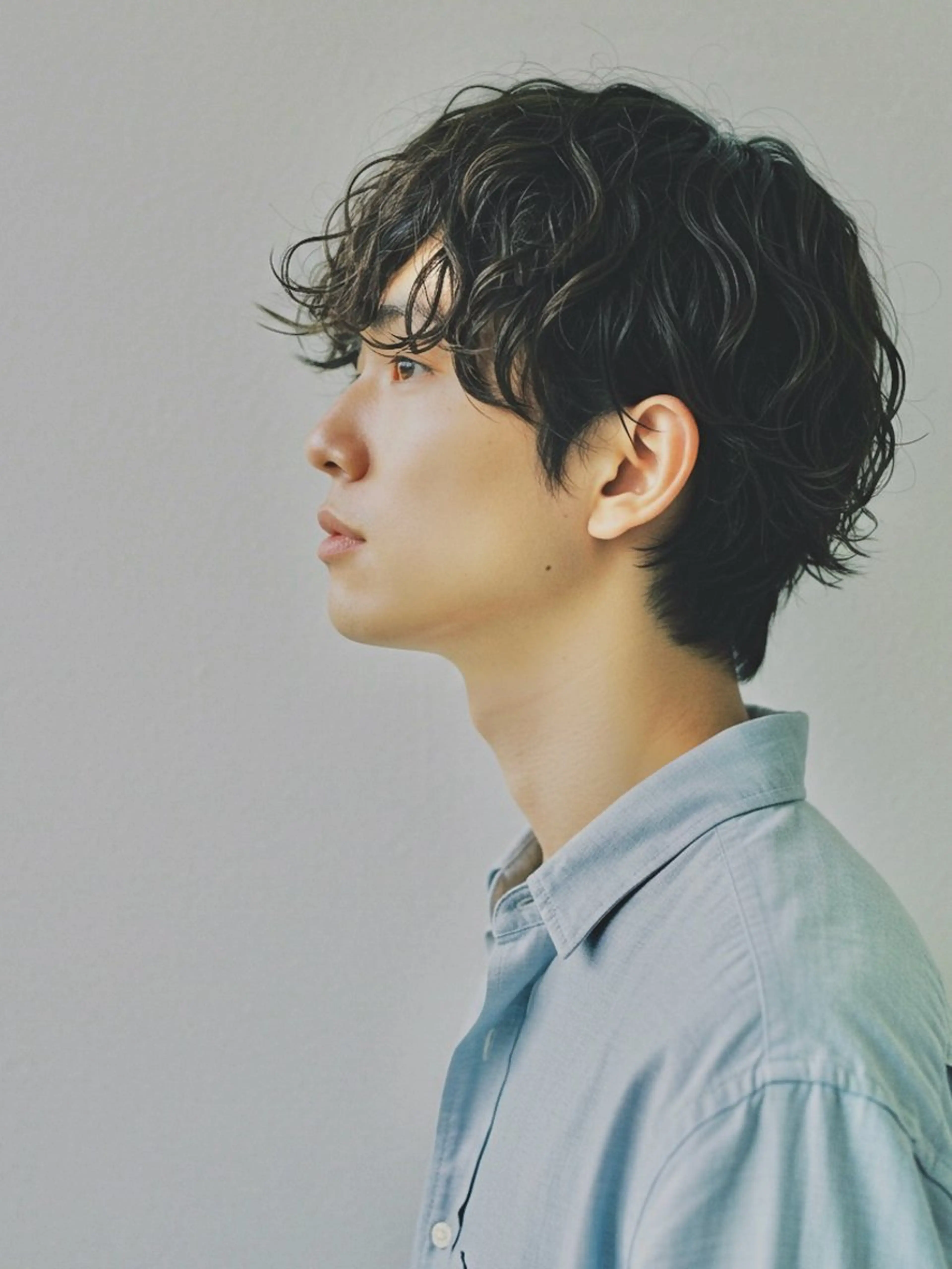 ミディアム カラー パーマ メンズ ミディアムパーマ メンズ韓国風 マッシュ メンズパーマ スペインカール カット ヘアカラー パーマ トリートメント ヘッドスパ 🎸メンズ/パーマ/ ショート🎸工藤達哉のヘアスタイル