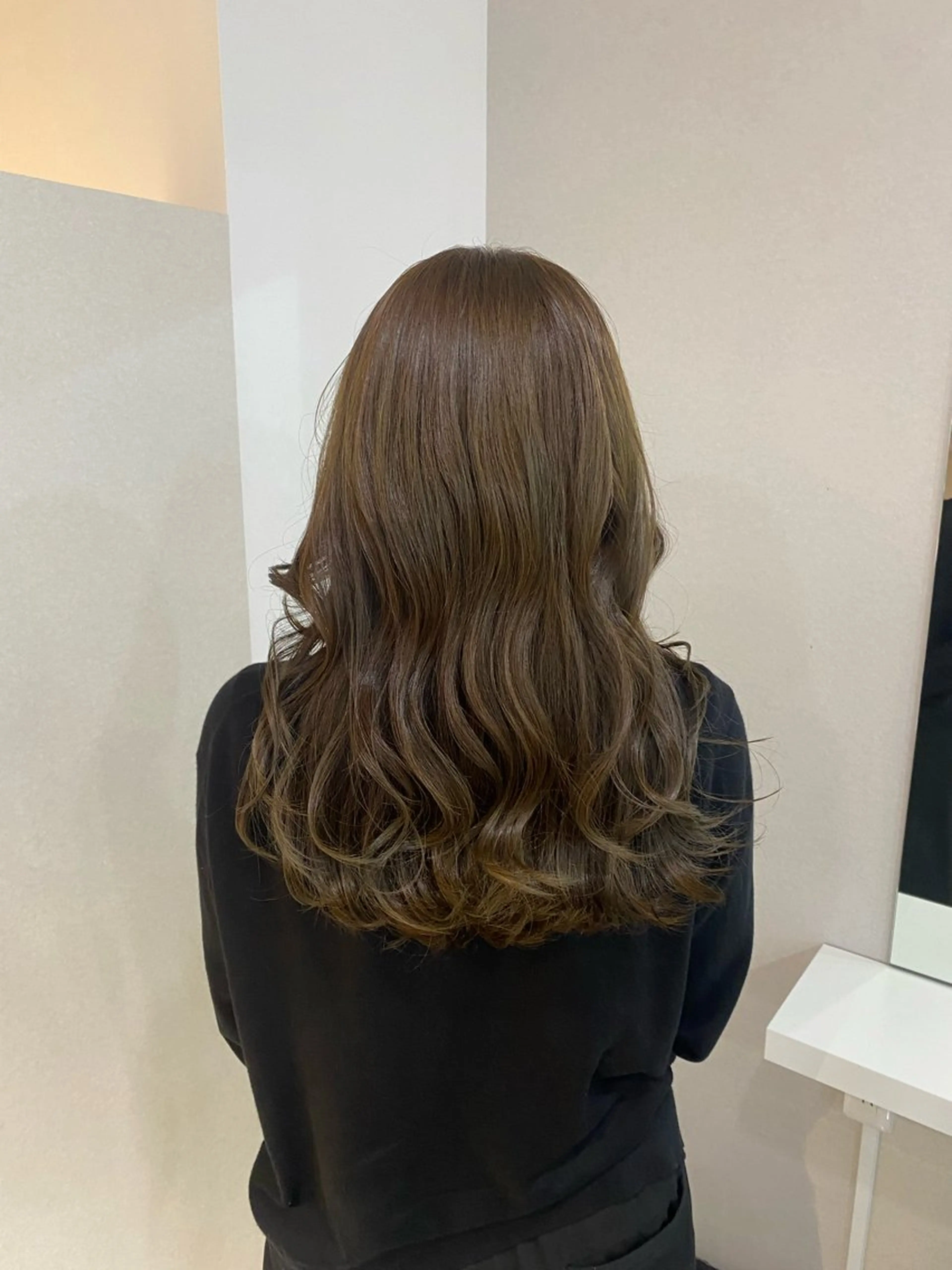 カラー ベージュカラー オリーブベージュ オリーブカラー ハナダ メイのヘアスタイル