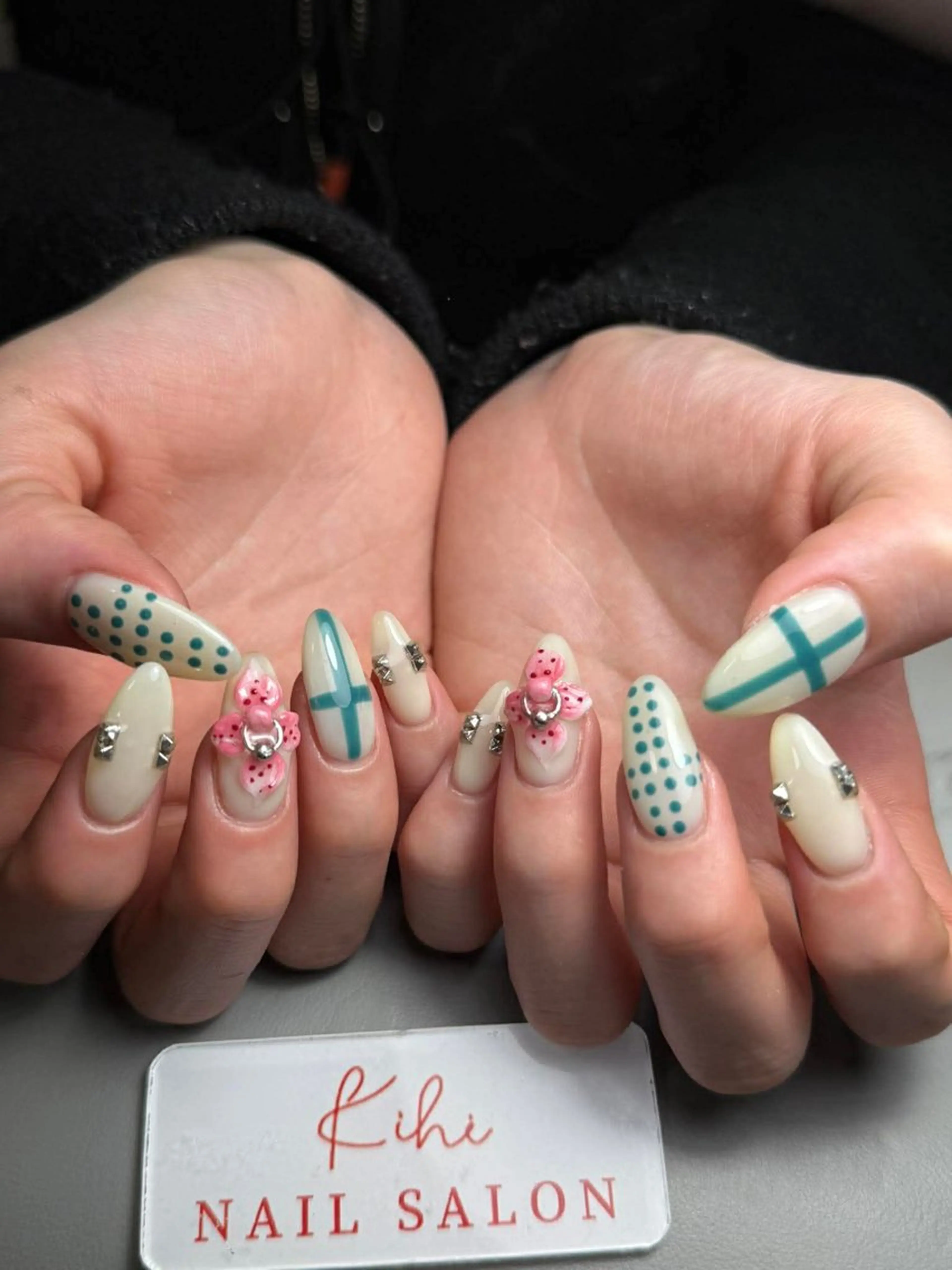 ネイル アートネイル フレンチネイル ジェルネイル グラデーション 韓国ネイル ハンドネイル 💕鈴木ユリ パラジェル/オフ無料のネイルデザイン