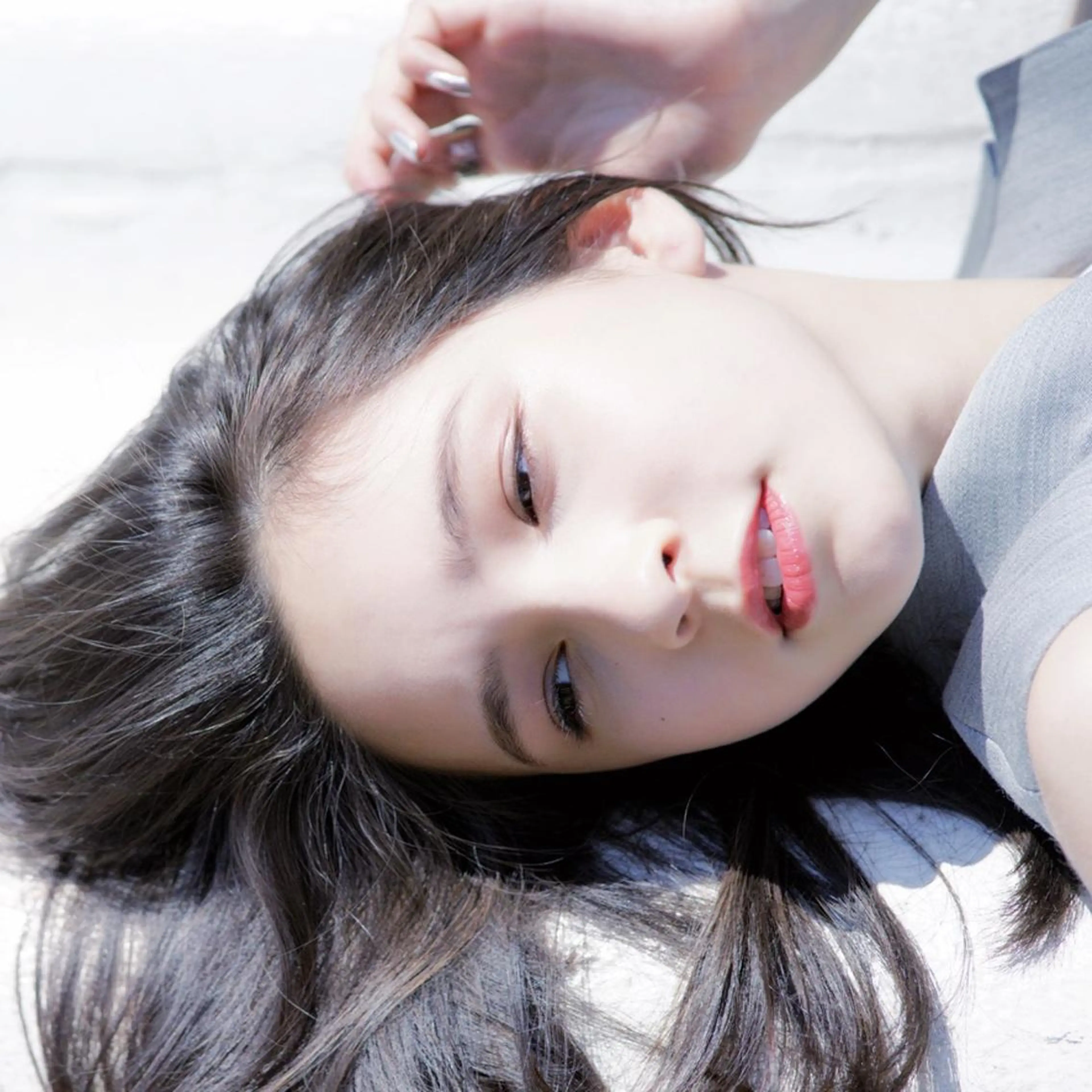 ミディアム カラー 黒髪 ブルーカラー ブルーブラック ブルージュ イルミナカラー カット 縮毛矯正 トリートメント N° anfeel 渋谷🪞🫧のヘアスタイル