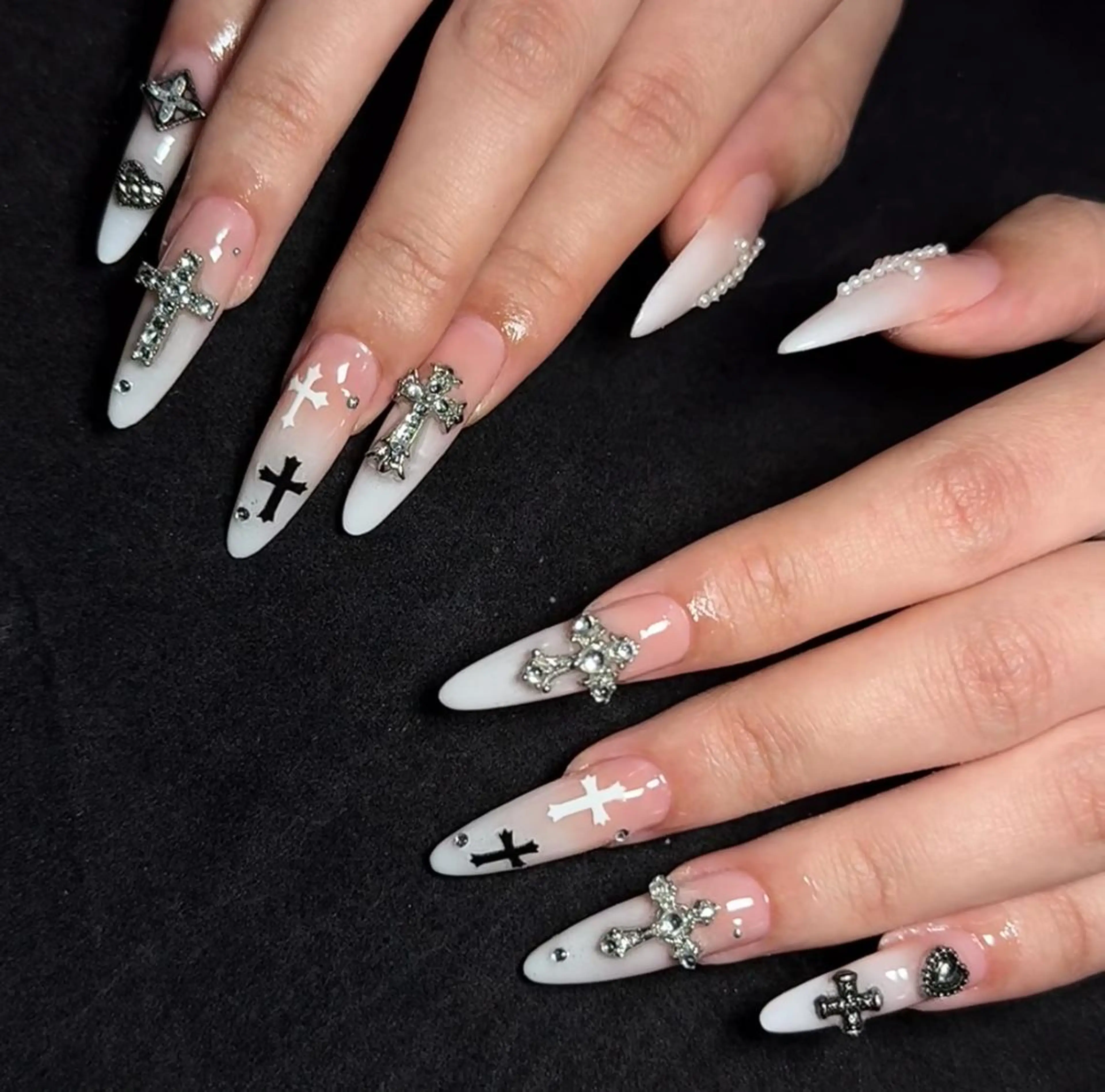 ネイル ハンドネイル エリ🫧 nail池袋東口のネイルデザイン