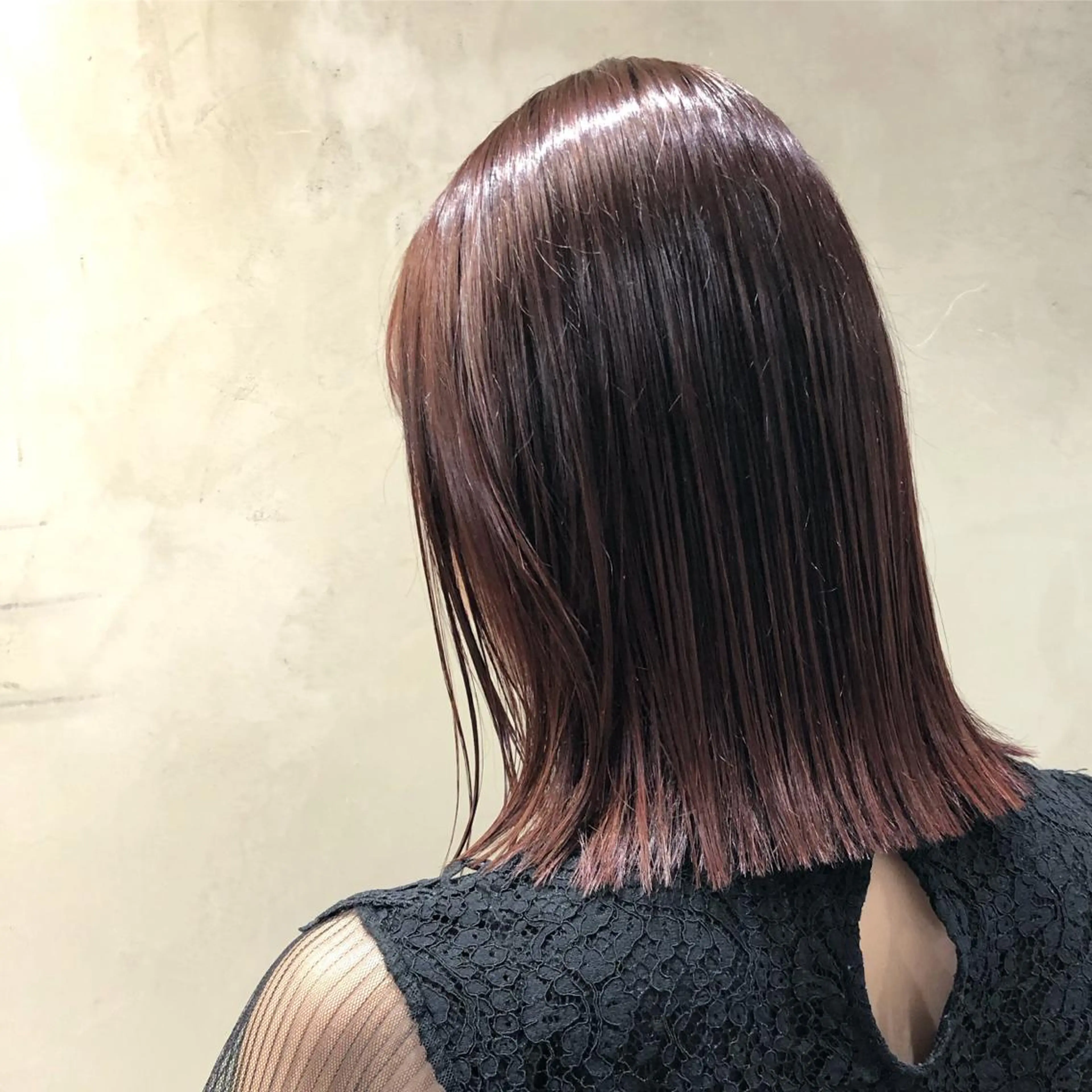 カラー ニシオカ タクヤのヘアスタイル