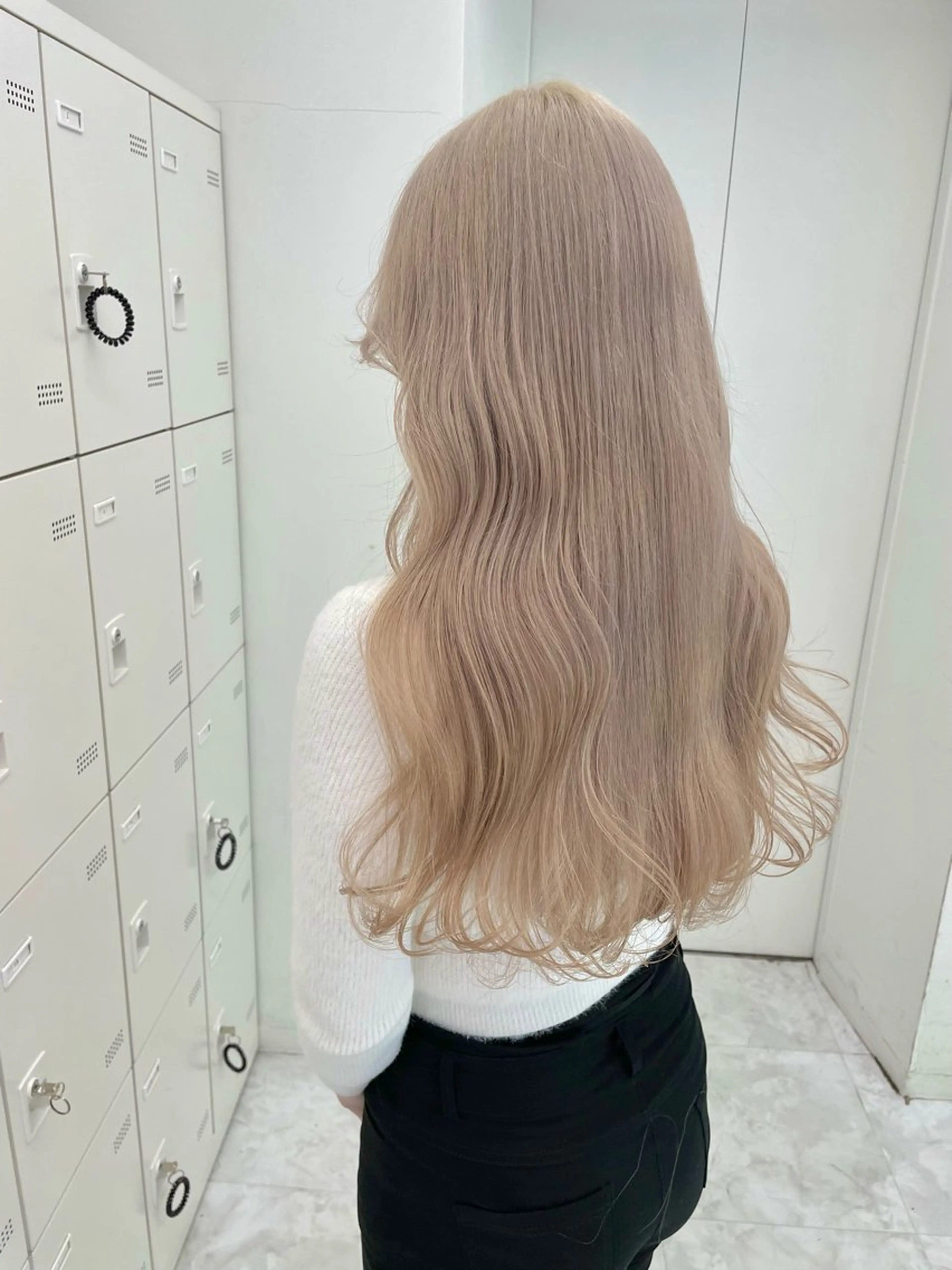 ロング カラー ヘアアレンジ ヘアカラー トリートメント ハイトーン艶カラー 🤍ゆうひのヘアスタイル