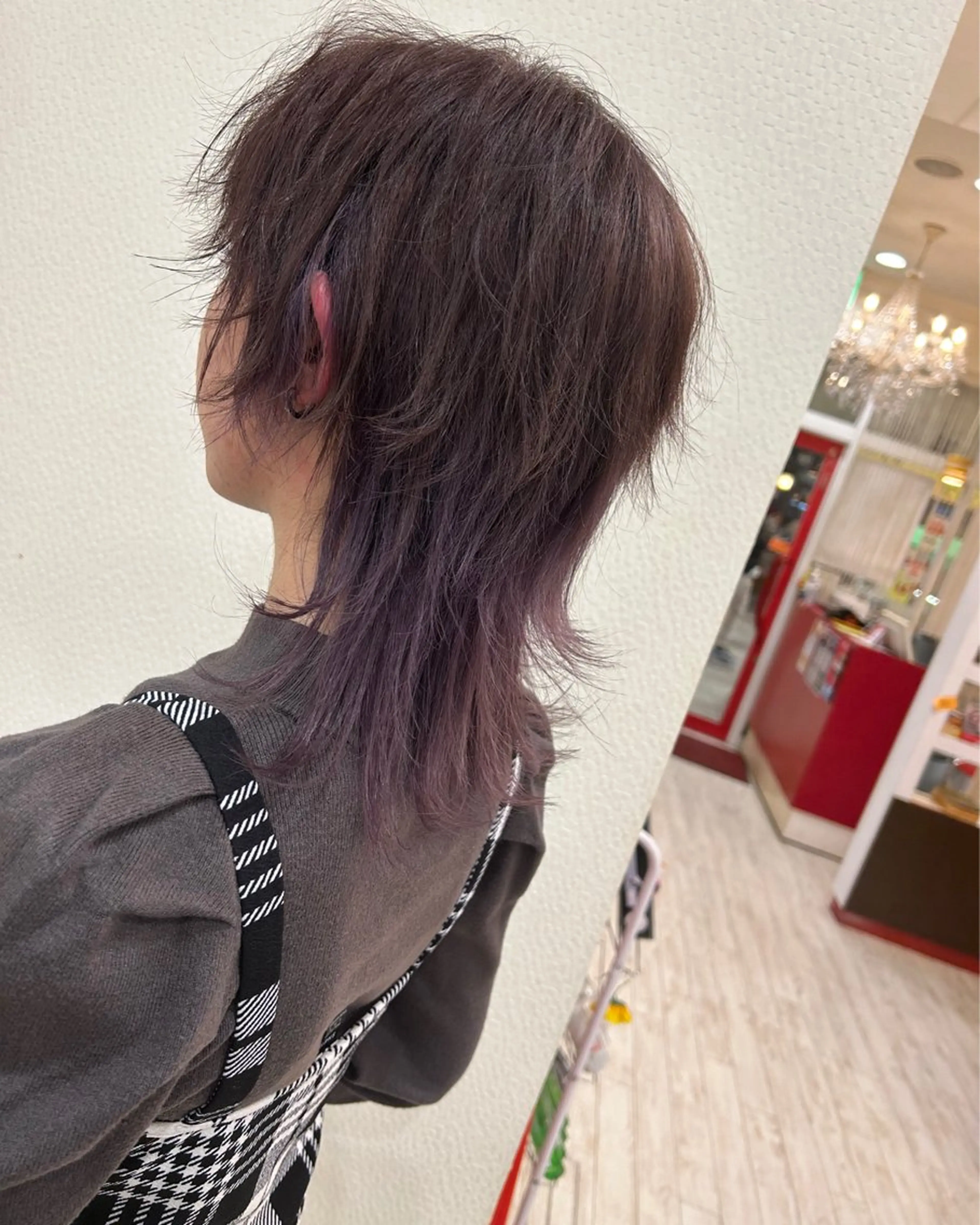 ミディアム カラー ヘアアレンジ ラベンダーカラー ハイレイヤー レイヤーカット ウルフカット ウルフレイヤー 今村公介 ブリーチ特化、派手髪のヘアスタイル