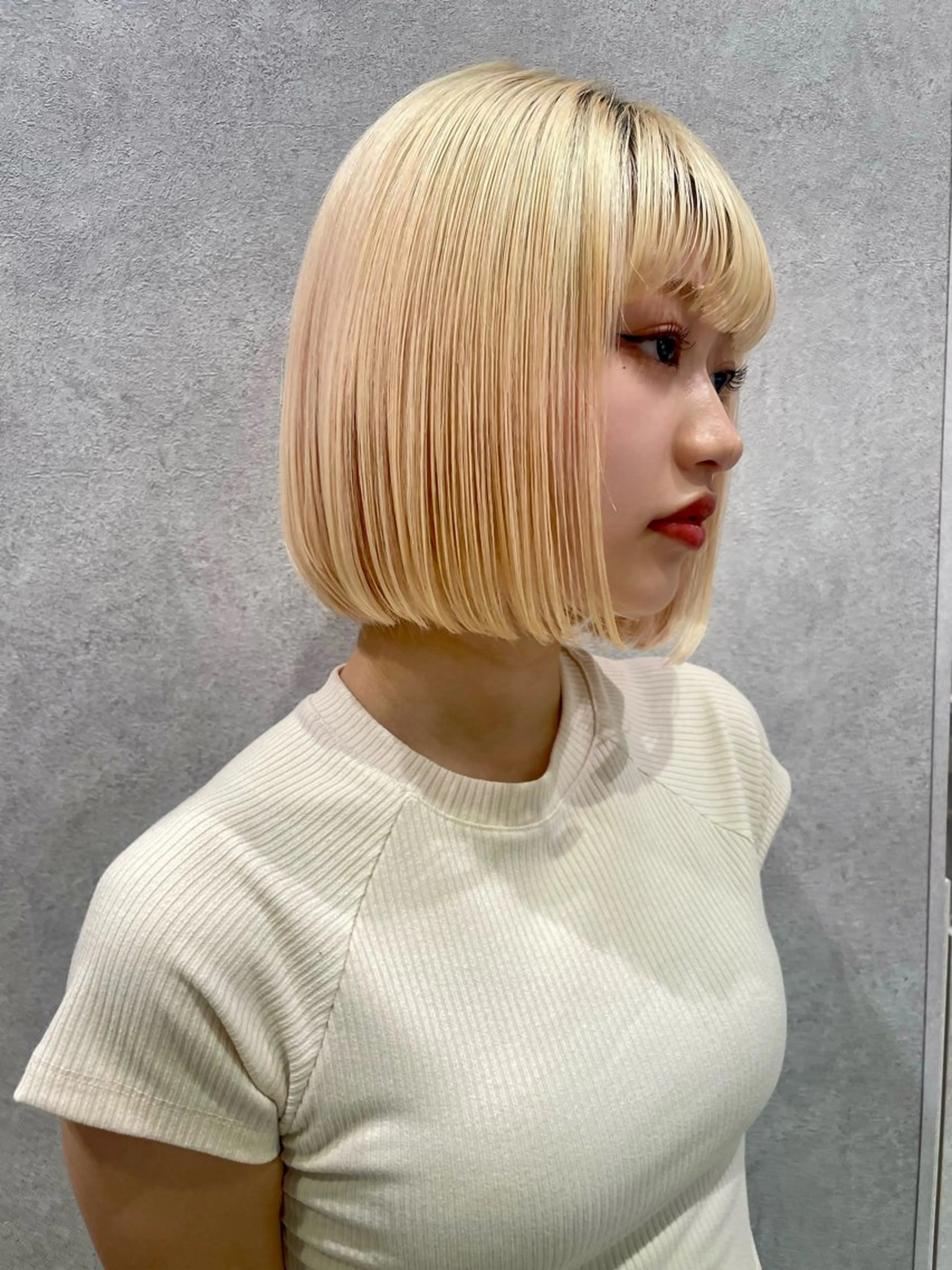 ミディアム 三鷹で1番ショート ボブをカットする新谷のヘアスタイル