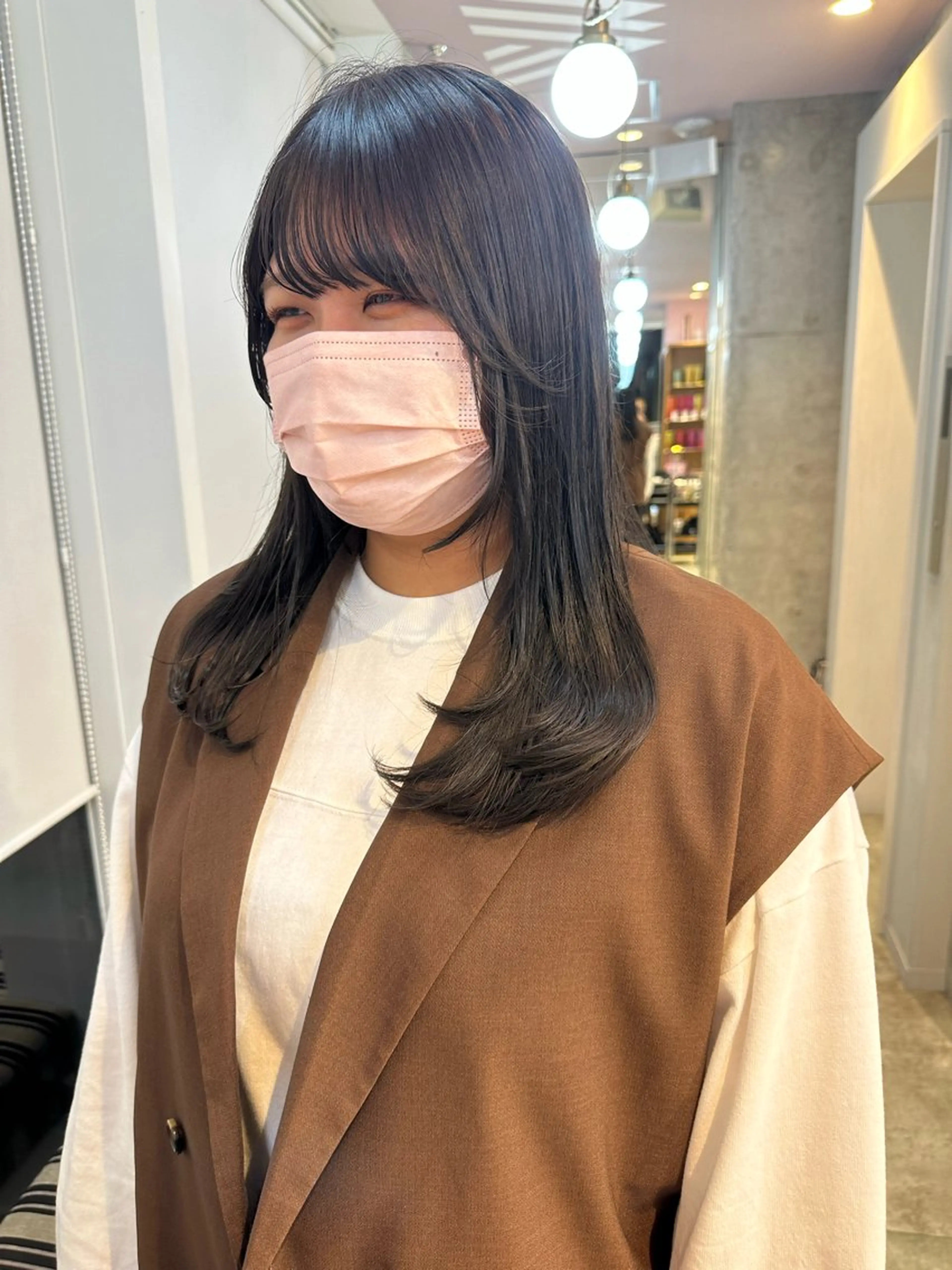 ミディアム カラー レイヤーカット さとう あやかのヘアスタイル
