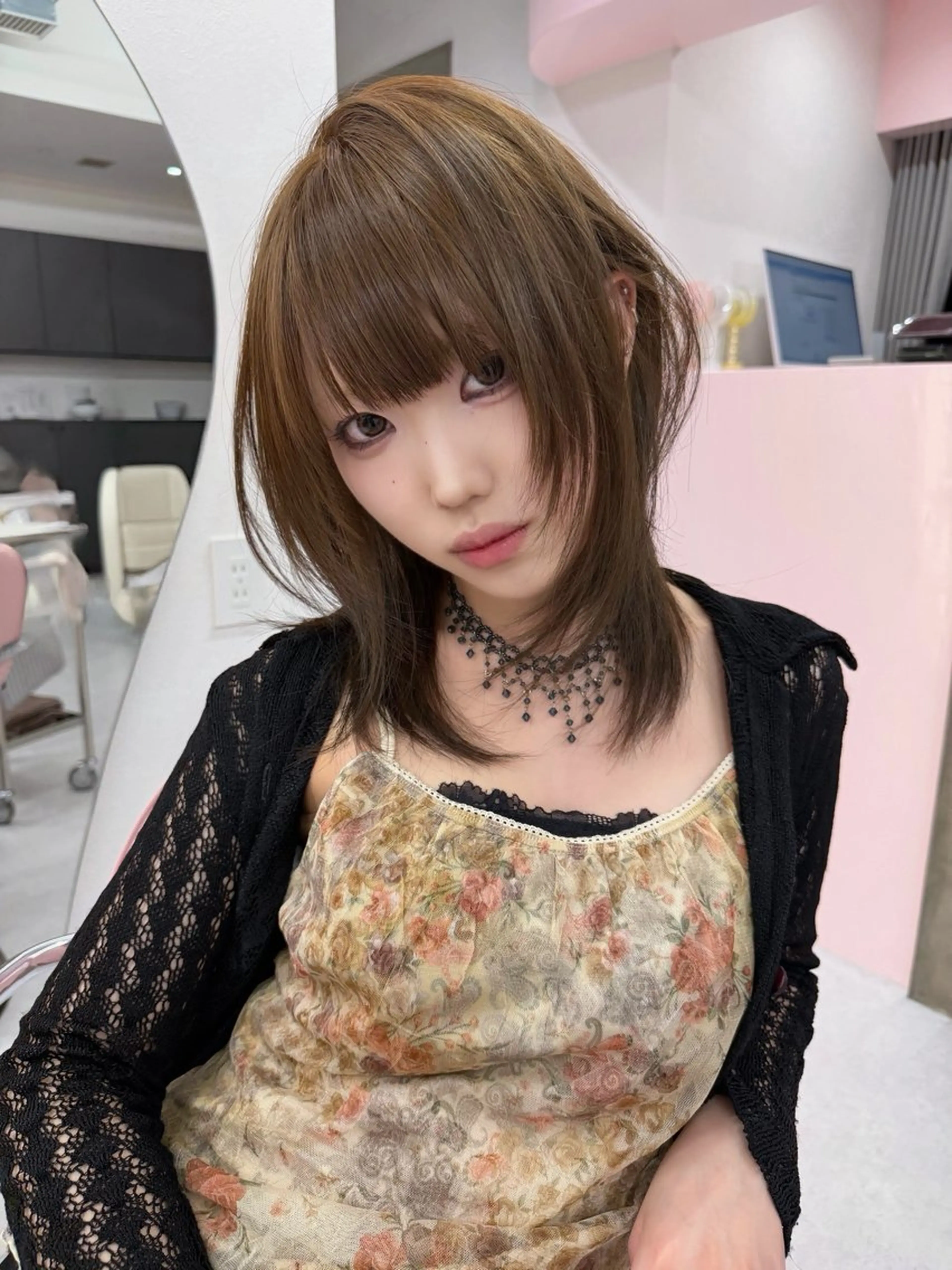 ミディアム カット トリートメント RiA/レイヤーカッ ト/ハッシュカットのヘアスタイル