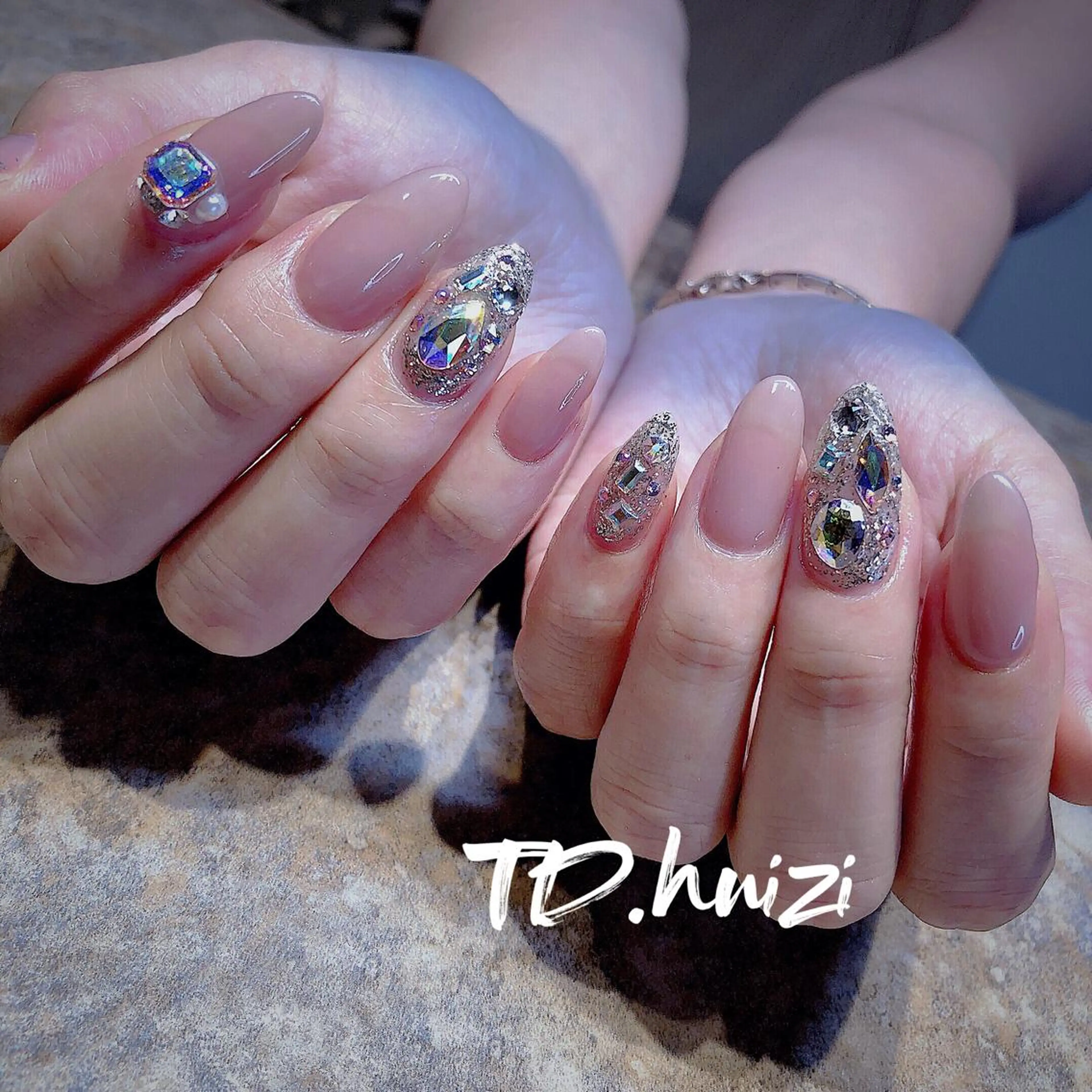 セミロング めぐみのネイルサロン スタッフ練習のネイルデザイン