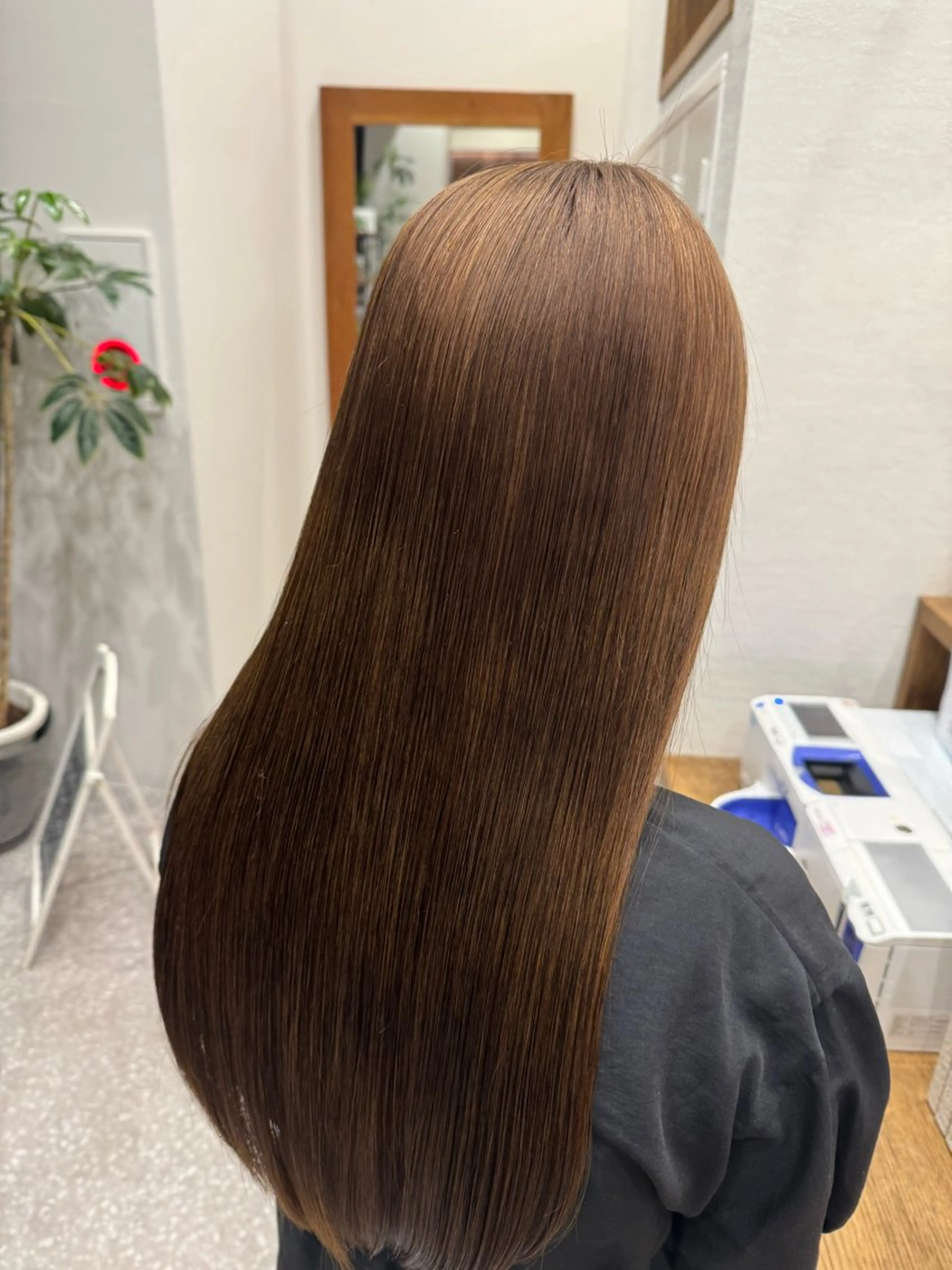 ロング 髪質改善 トリートメント カット 縮毛矯正 トリートメント 荒木 理緒のヘアスタイル