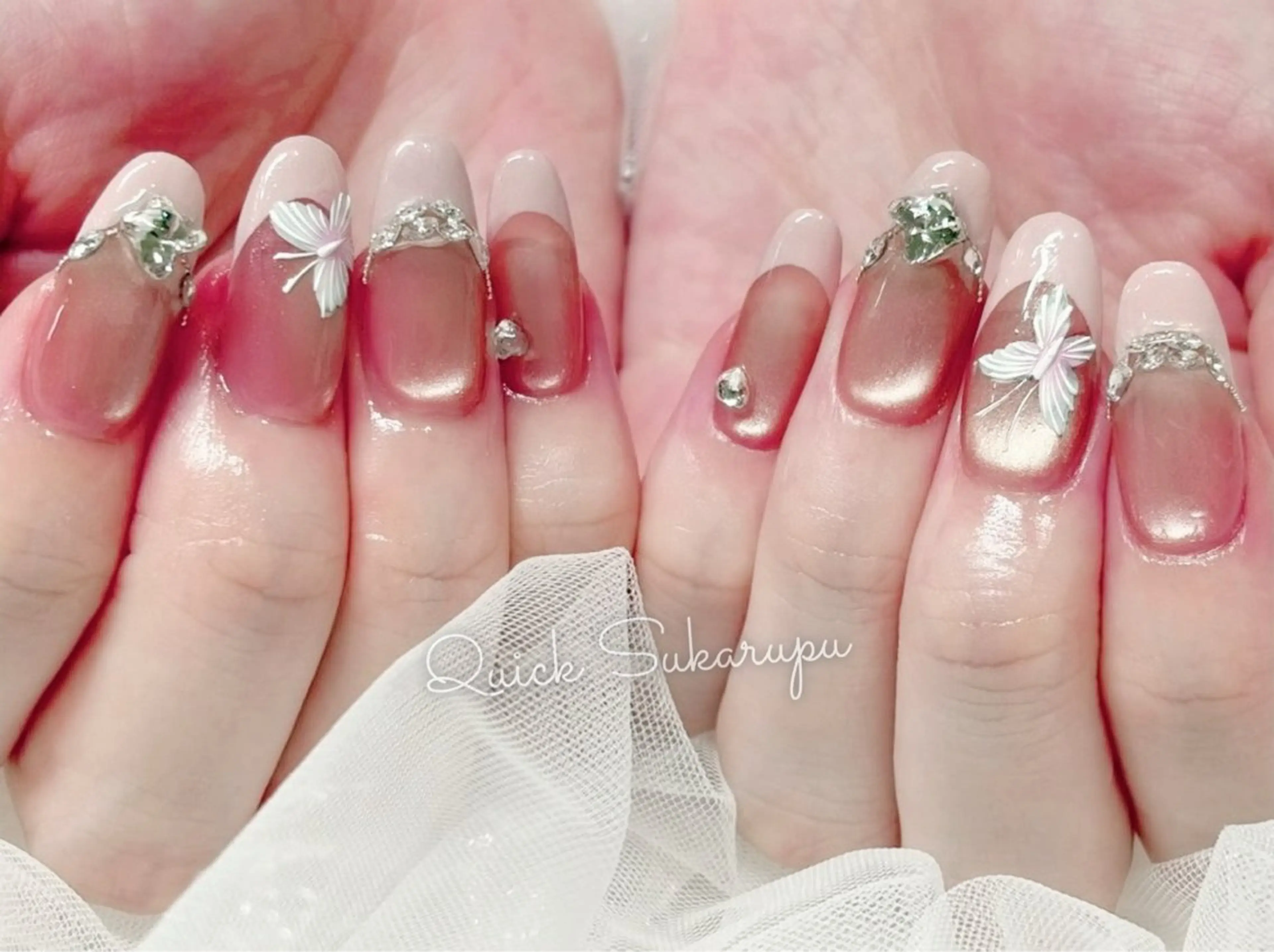 ミディアム ハンドネイル Quick Sukarupu 高田馬場店所属・Quick Sukarupuのネイルデザイン