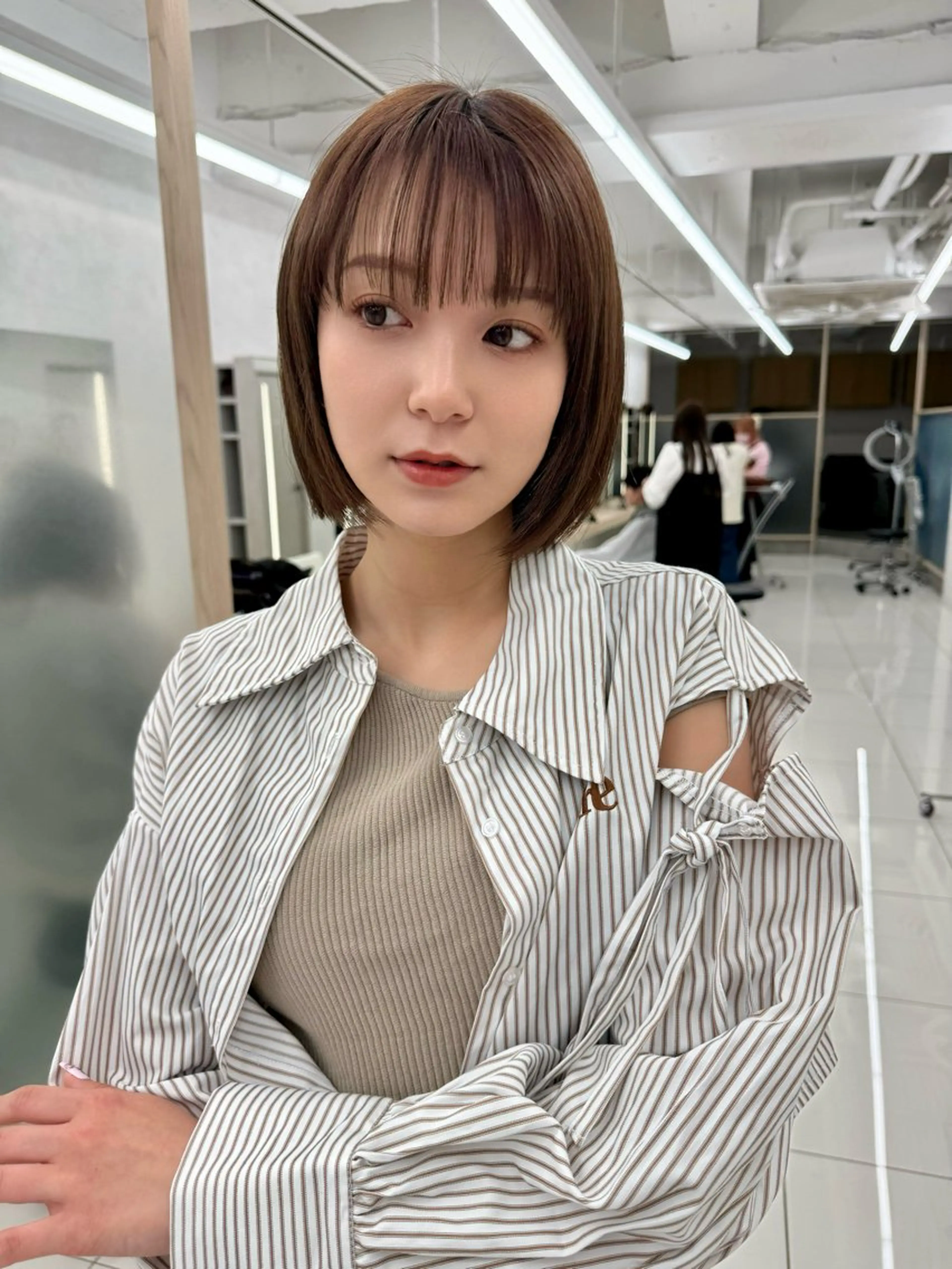 ミディアム 三鷹で1番ショート ボブをカットする新谷のヘアスタイル