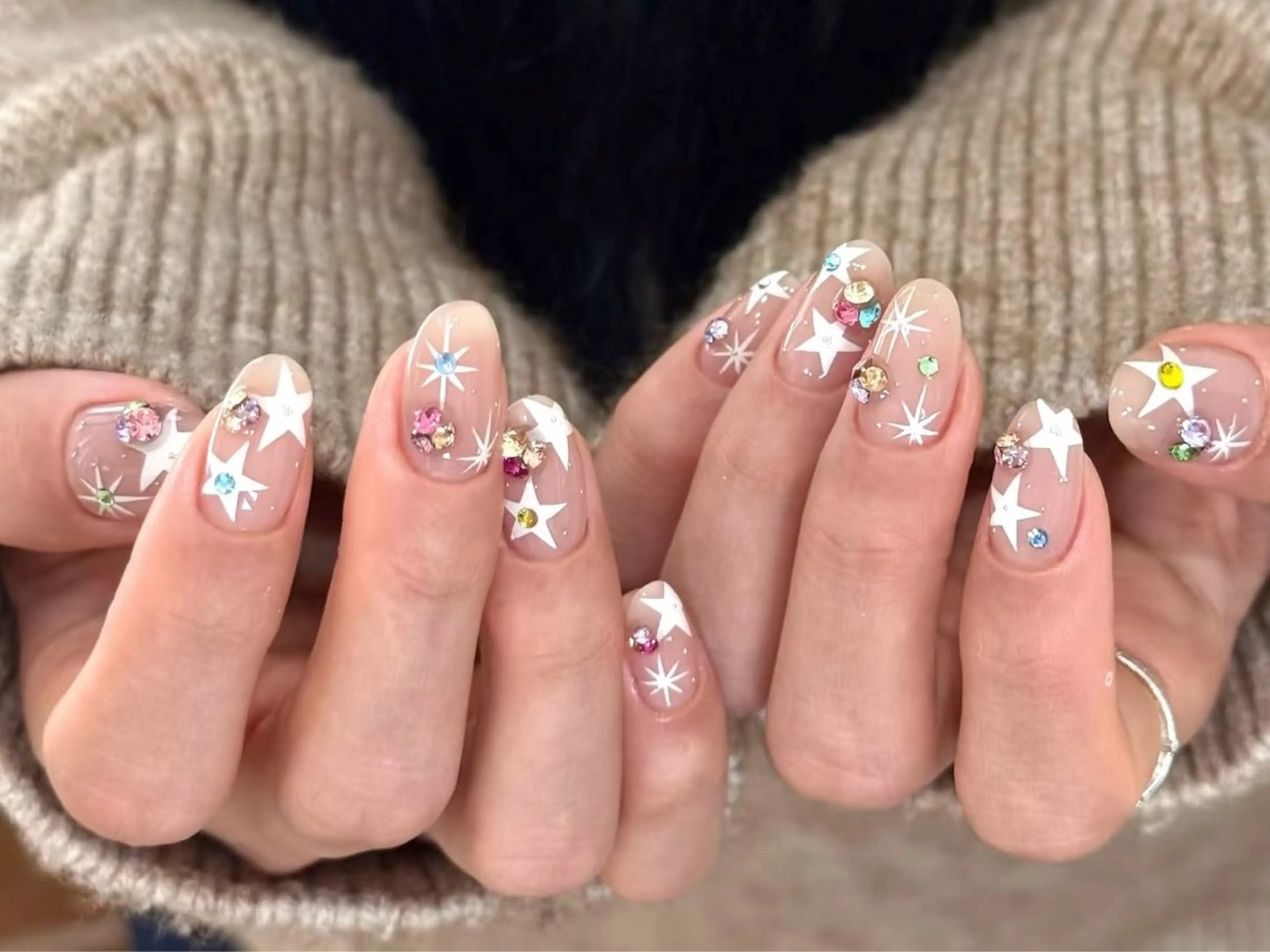 ネイル オーロラネイル 長さ出し フレンチネイル ジェルネイル ガラスフレンチ ハンドネイル Rela・S NAILのネイルデザイン