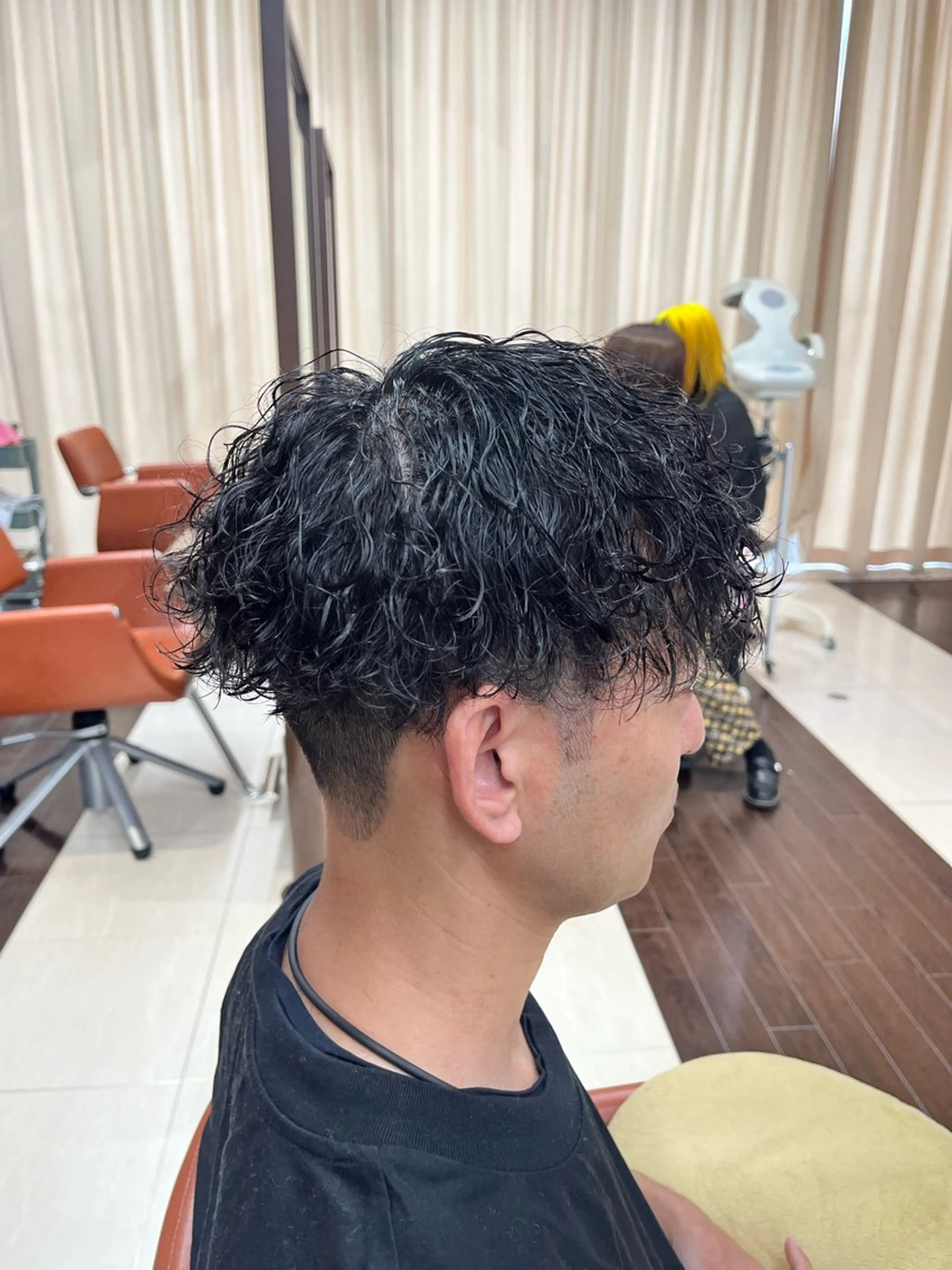 ショート パーマ メンズ マッシュ メンズパーマ 刈り上げ 波巻きパーマ スパイラルパーマ 🧊メンズ特化🧊 高木航希のヘアスタイル