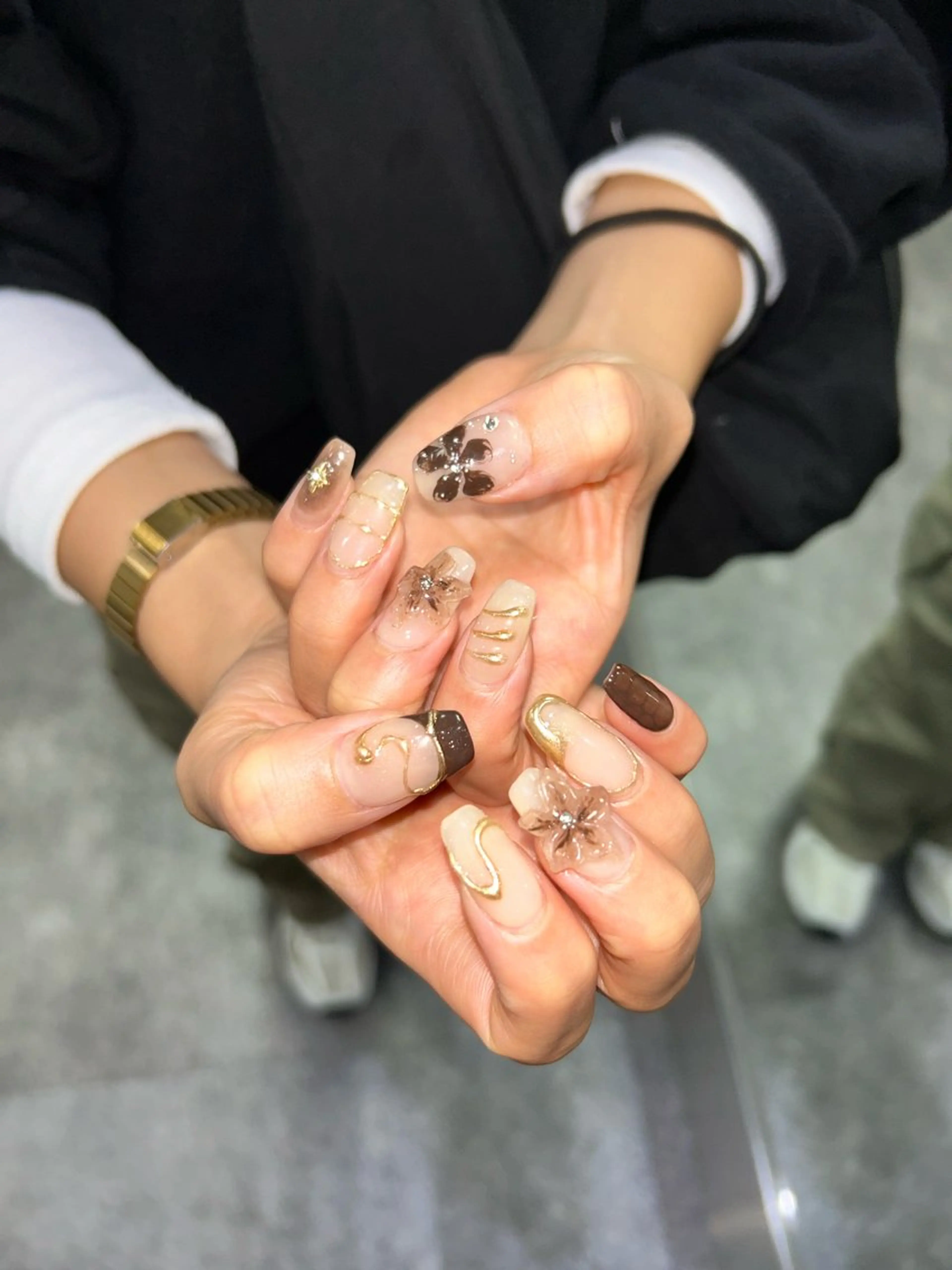 ネイル キラキラオメメ JULIのネイルデザイン