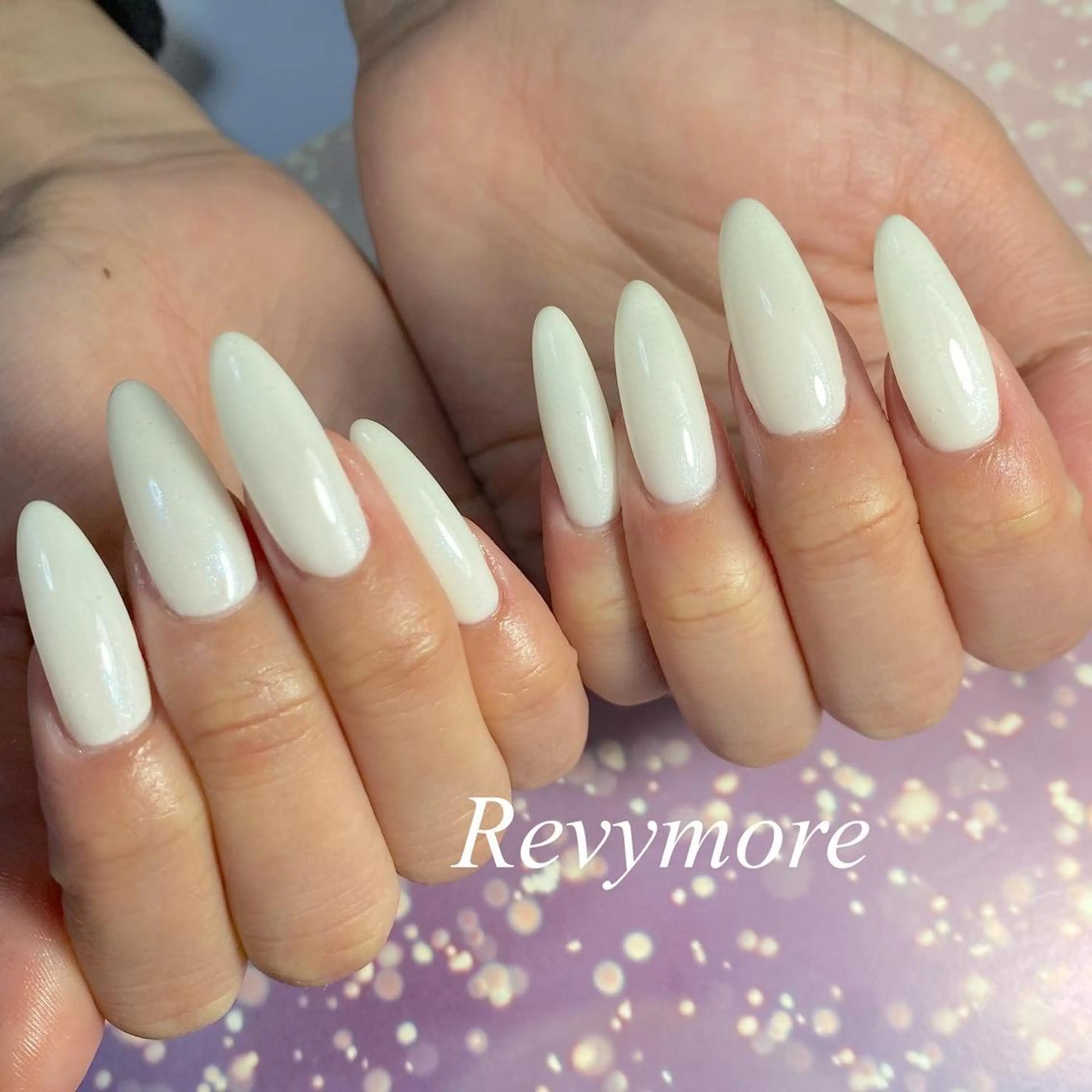 セミロング ネイル ジェルネイル ラメ(グリッター) ニュアンスネイル オフィスネイル ワンカラーネイル nail salon Revymoreのネイルデザイン