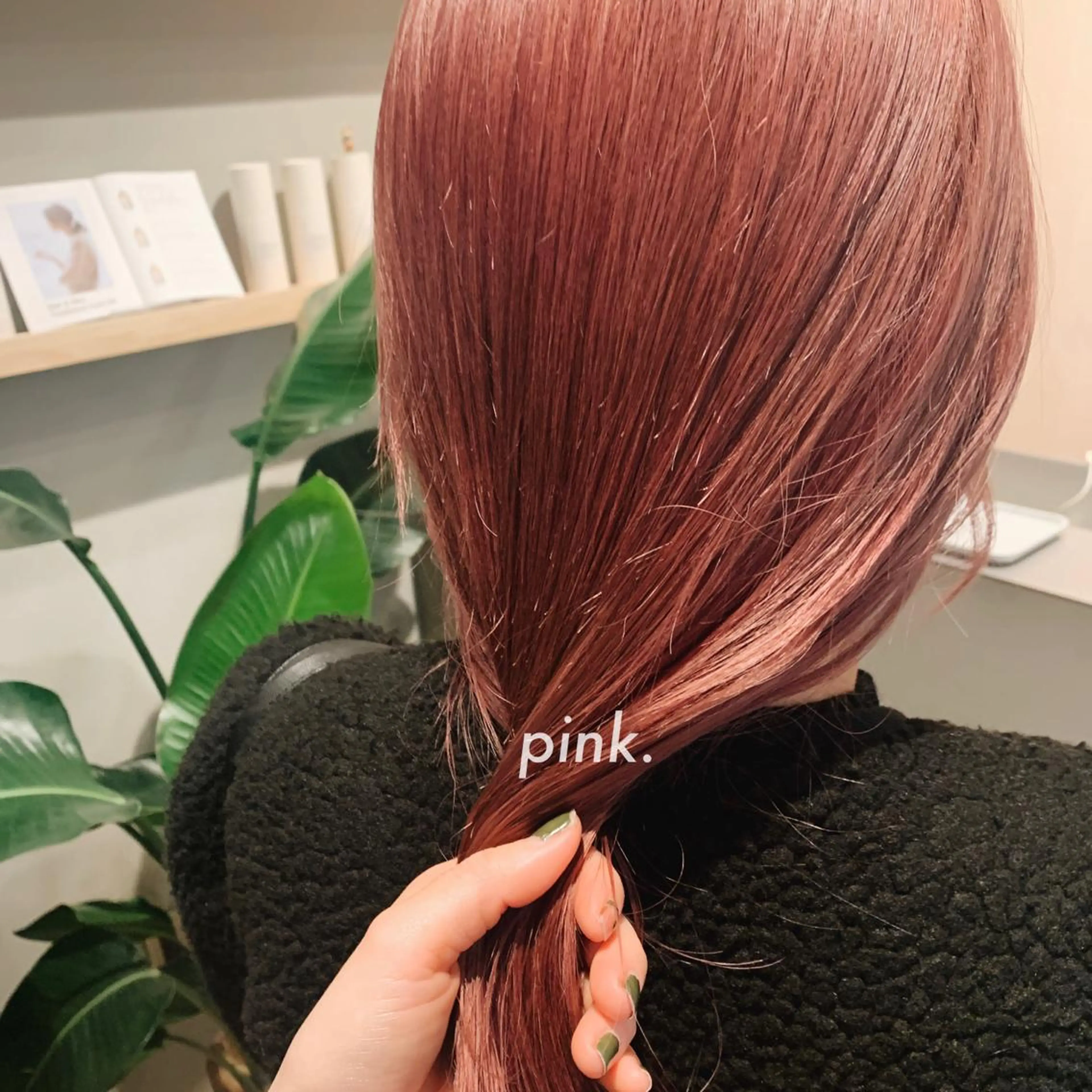 ロング カラー RINA🧤 デザインとボブのヘアスタイル