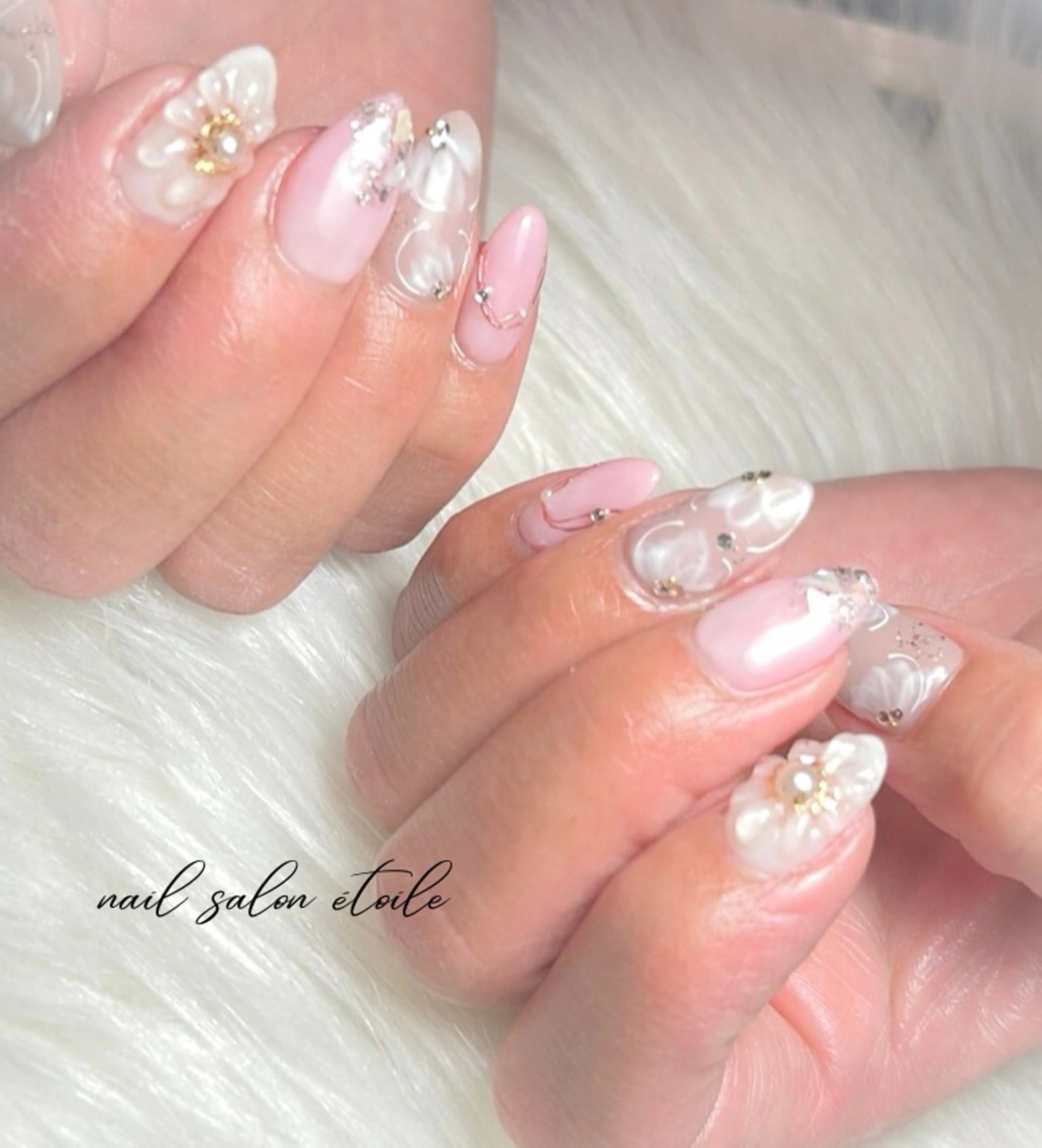 ネイル フラワーネイル ピンク ぷっくりネイル 春ネイル ホワイト ハンドネイル nail salon étoileのネイルデザイン
