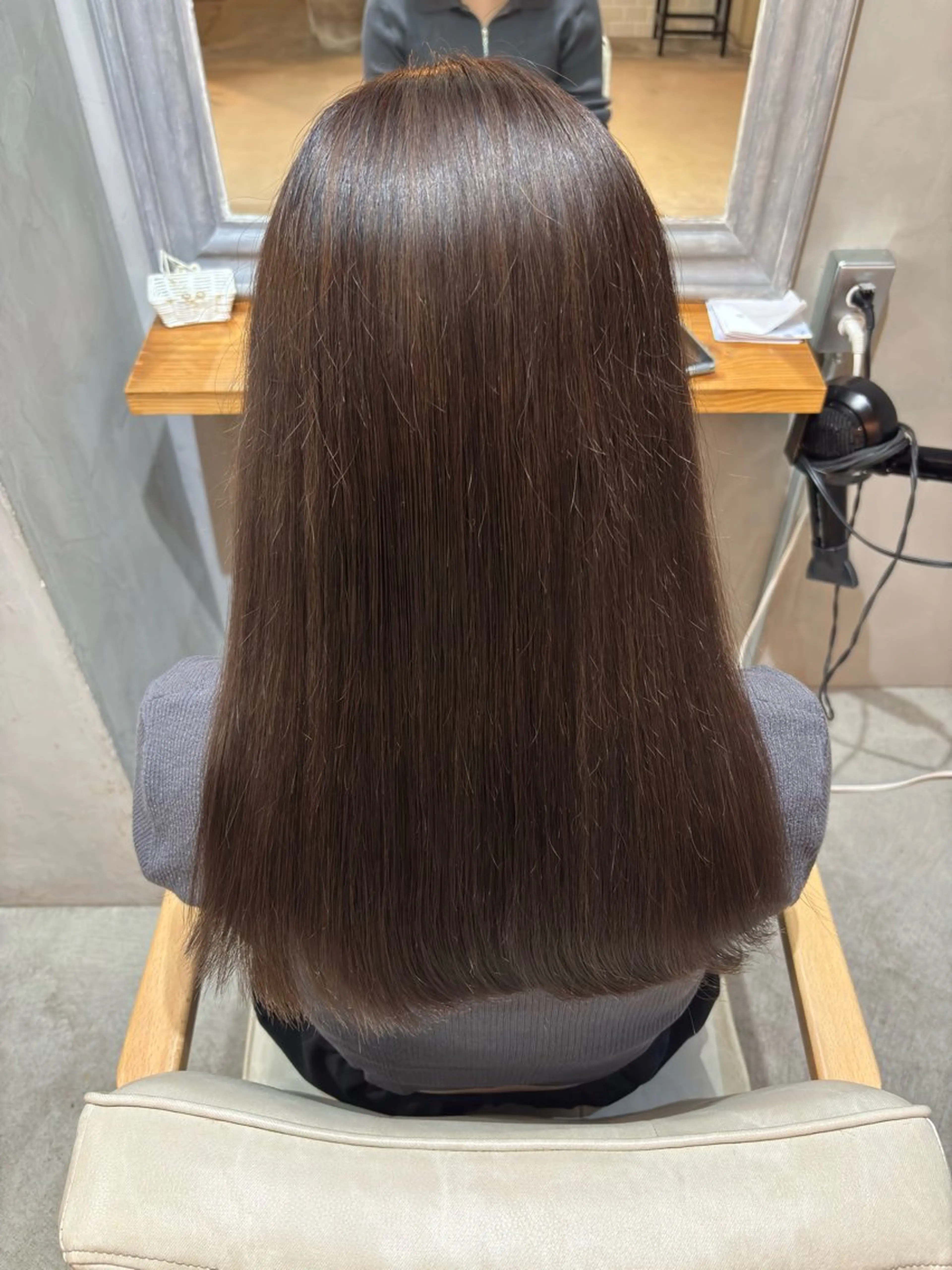 カラー グレージュ うえき ひなのヘアスタイル