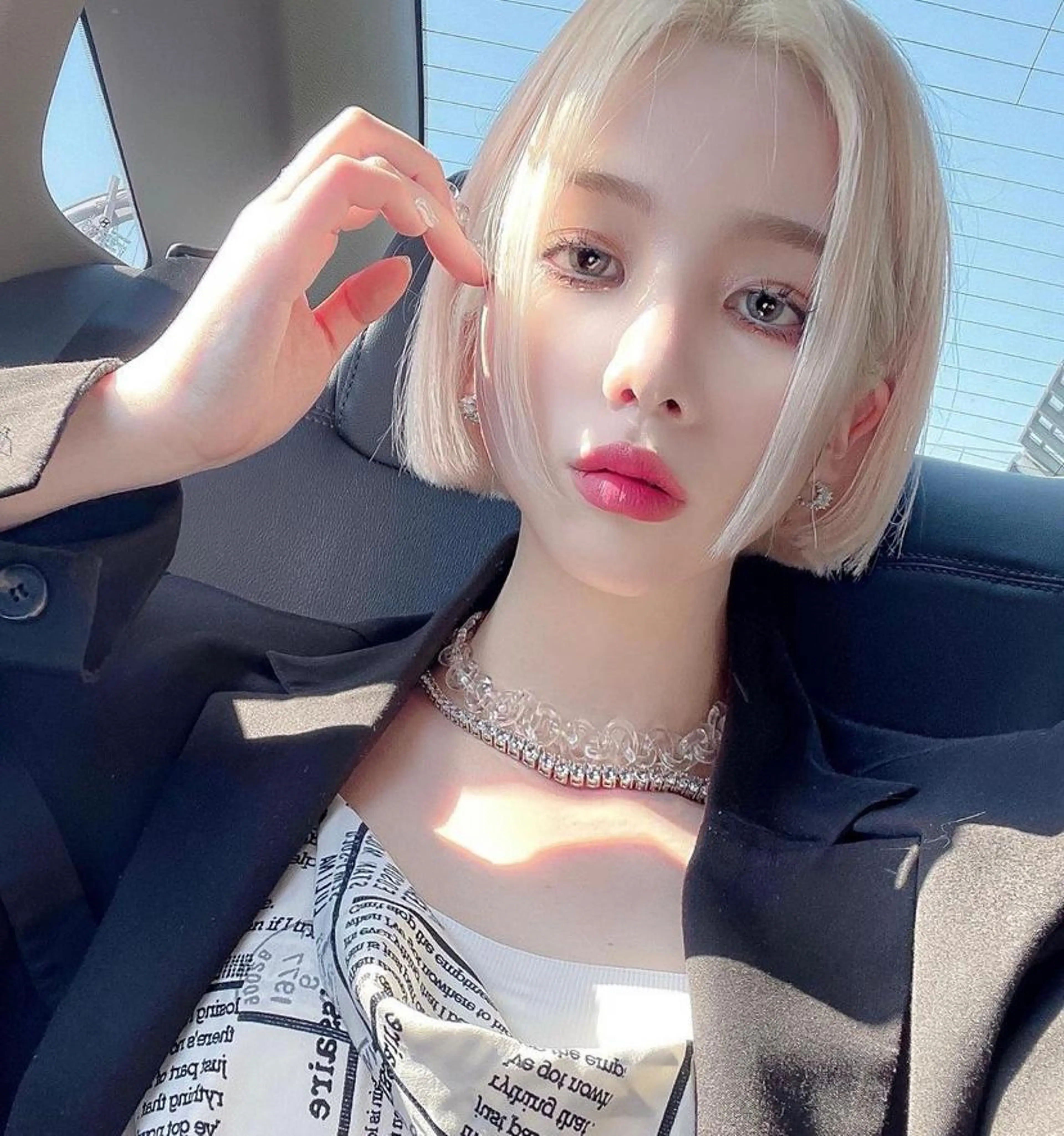 ショート カラー ヘアアレンジ 透明感カラー ハイトーンカラー カット ヘアカラー トリートメント eN°byyoureshair所属・🎀トップスタイリ スト湯川響🎀のヘアスタイル