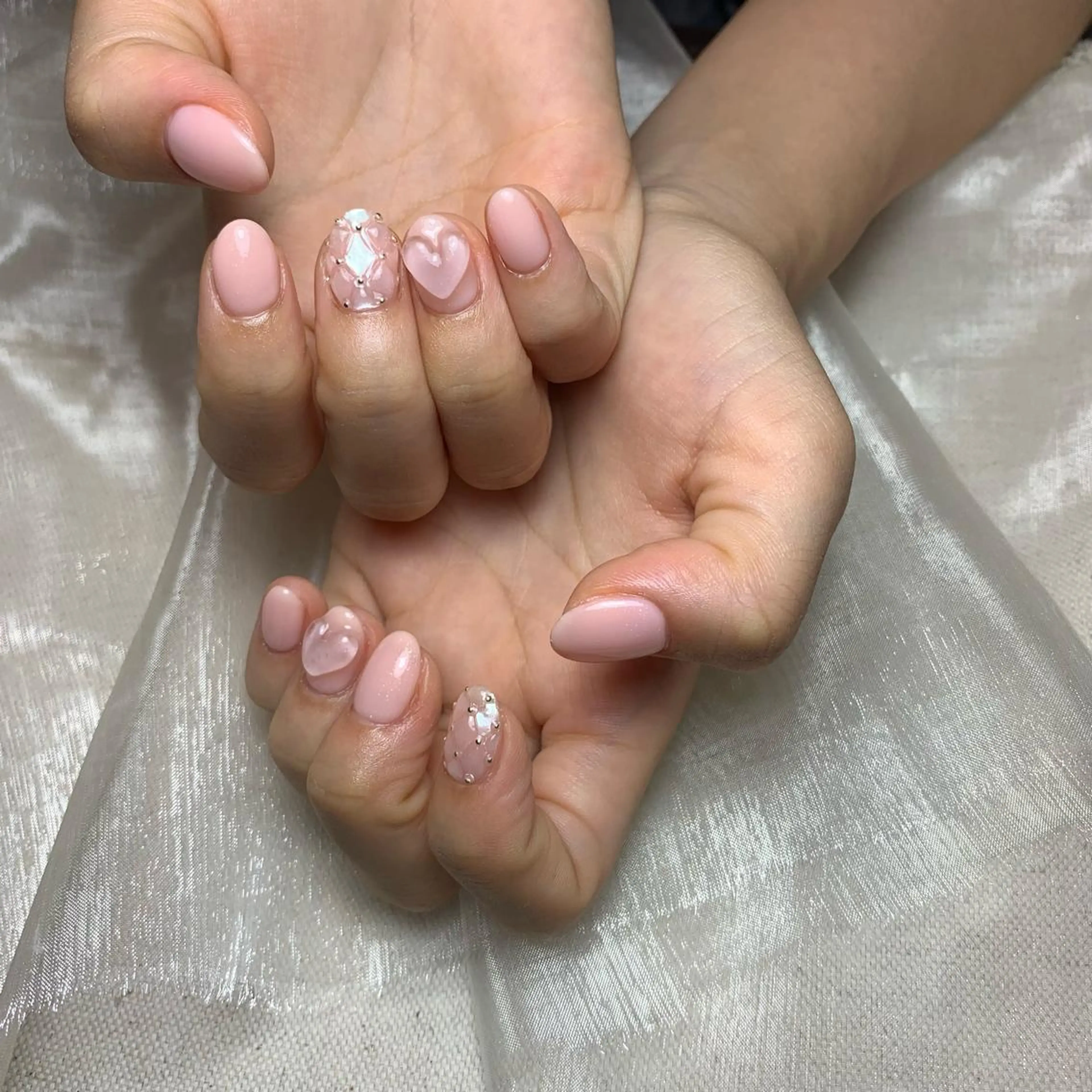 ネイル ハンドネイル 里見 麗のネイルデザイン