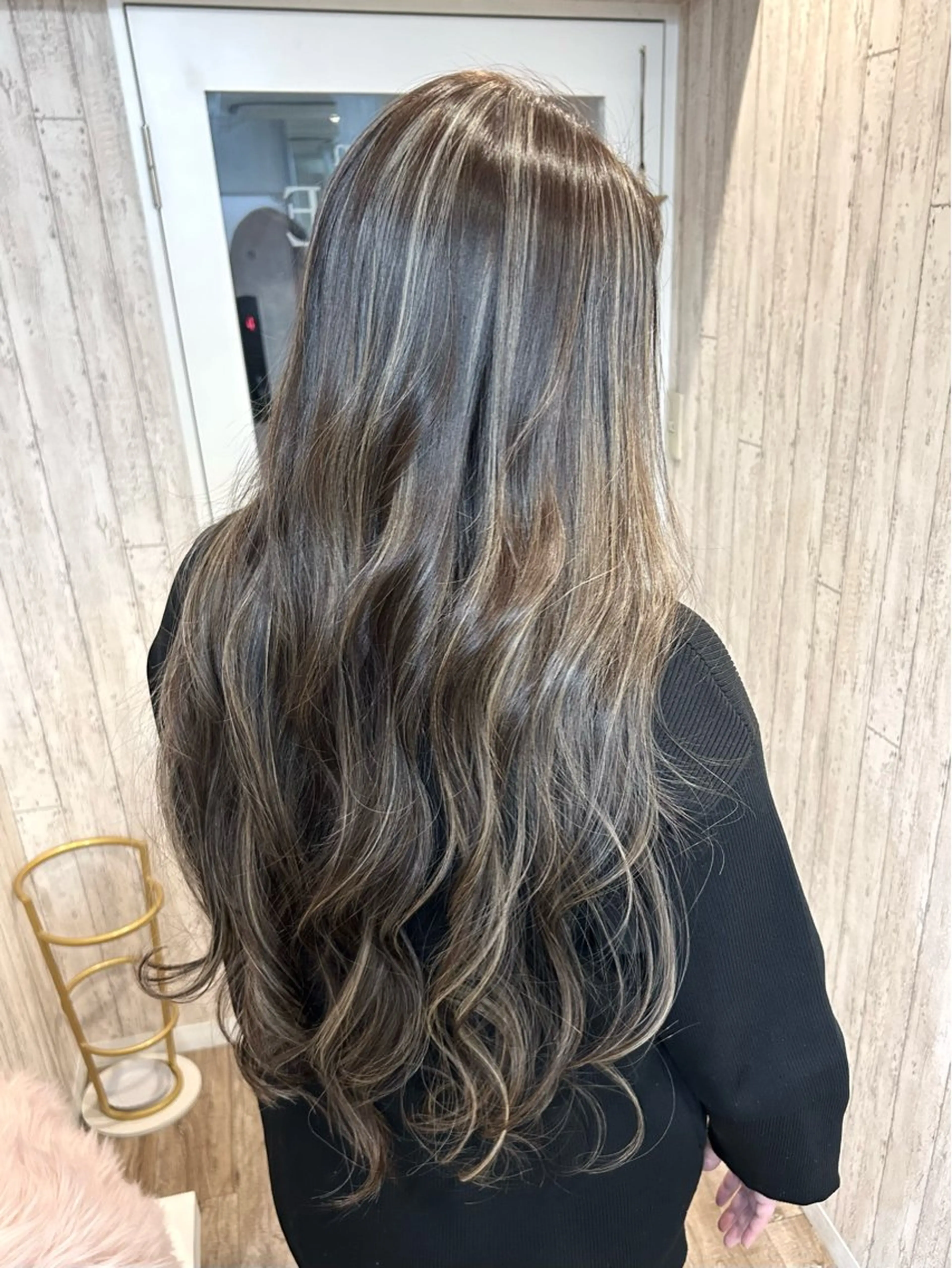 ロング カラー ブリーチ ハイライトカラー ハイライト ヘアカラー アキヒロ🔸 骨格診断/ショートのヘアスタイル