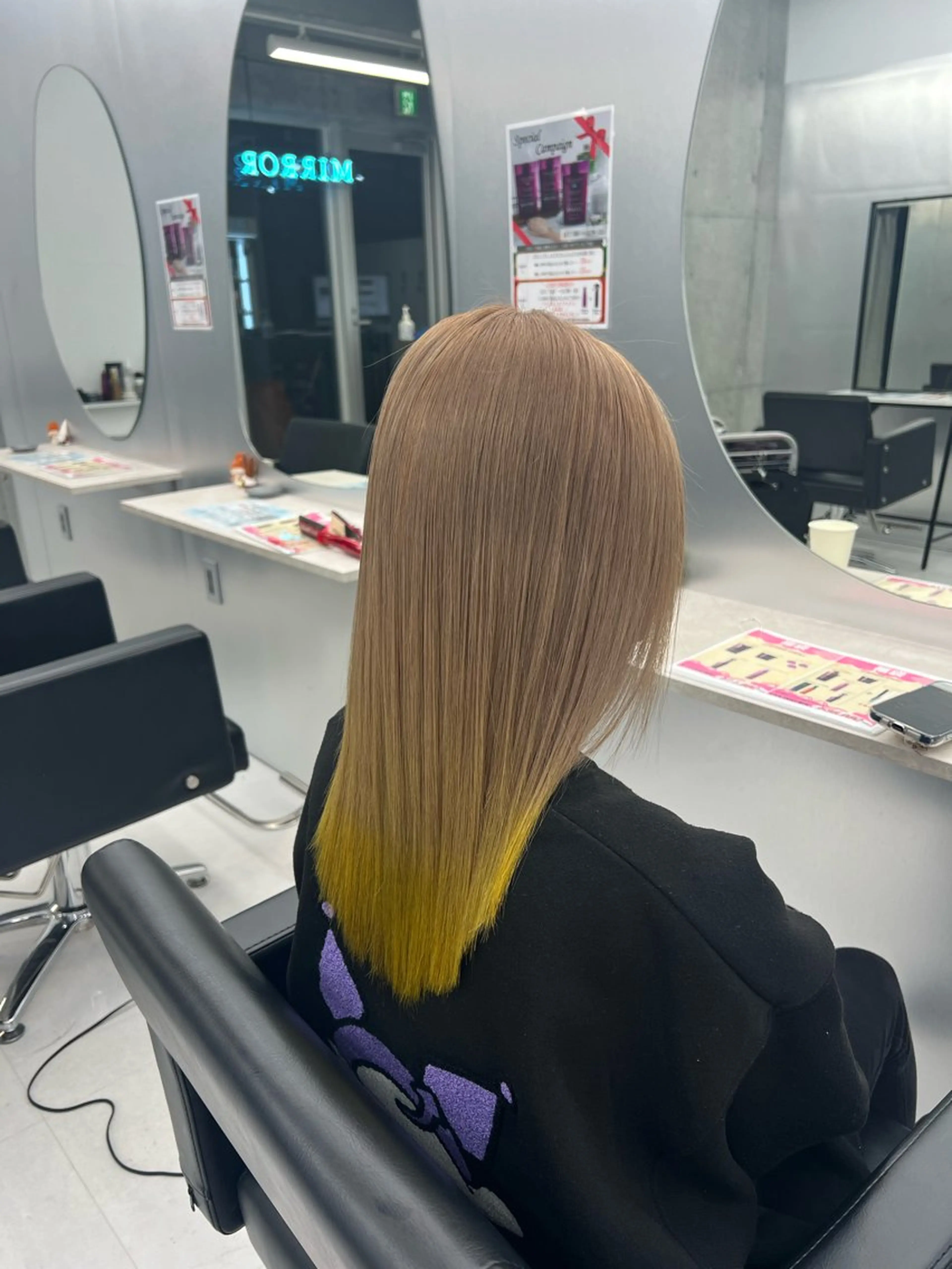 ダブルカラー➕韓国風カット➕トリートメントミニモ学割の写真