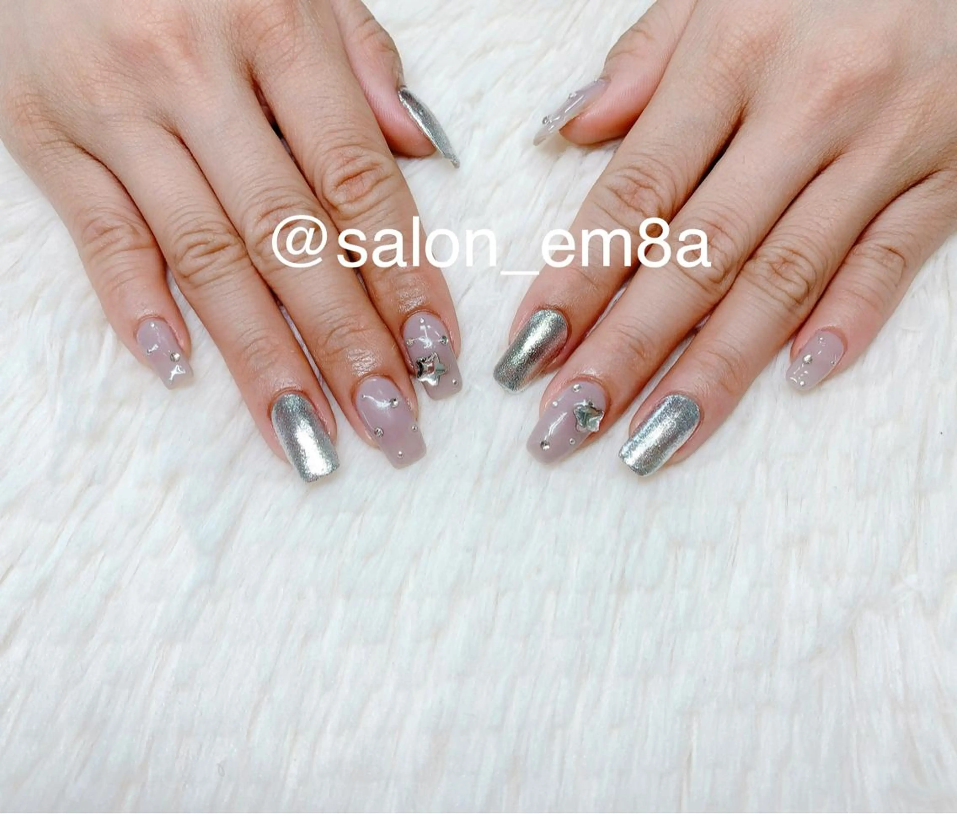 ネイル ジェルネイル キラキラネイル ハンドネイル salon EM&A emiのネイルデザイン