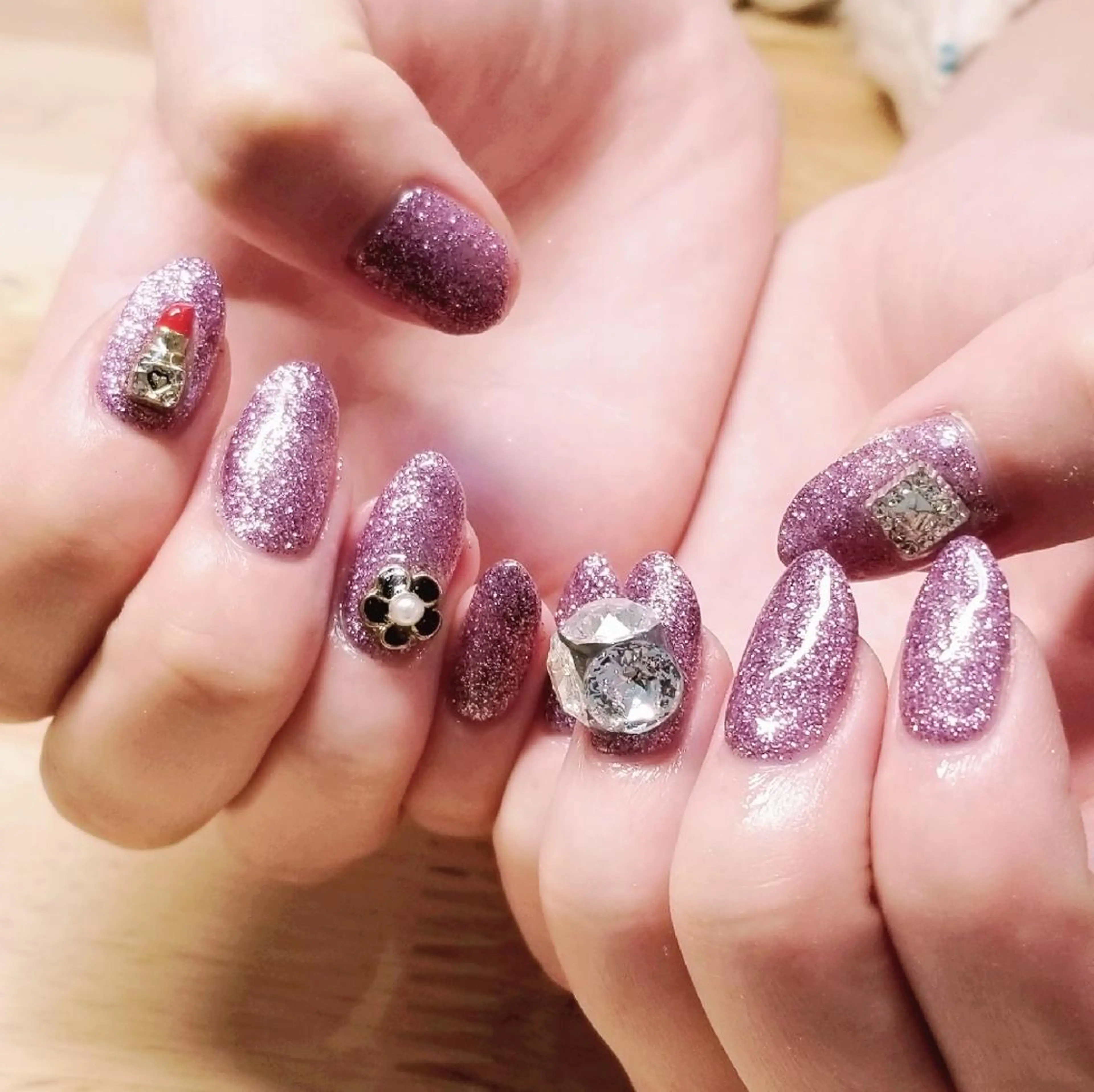 ネイル キラキラネイル ハンドネイル L'instant  Nail Artzのネイルデザイン